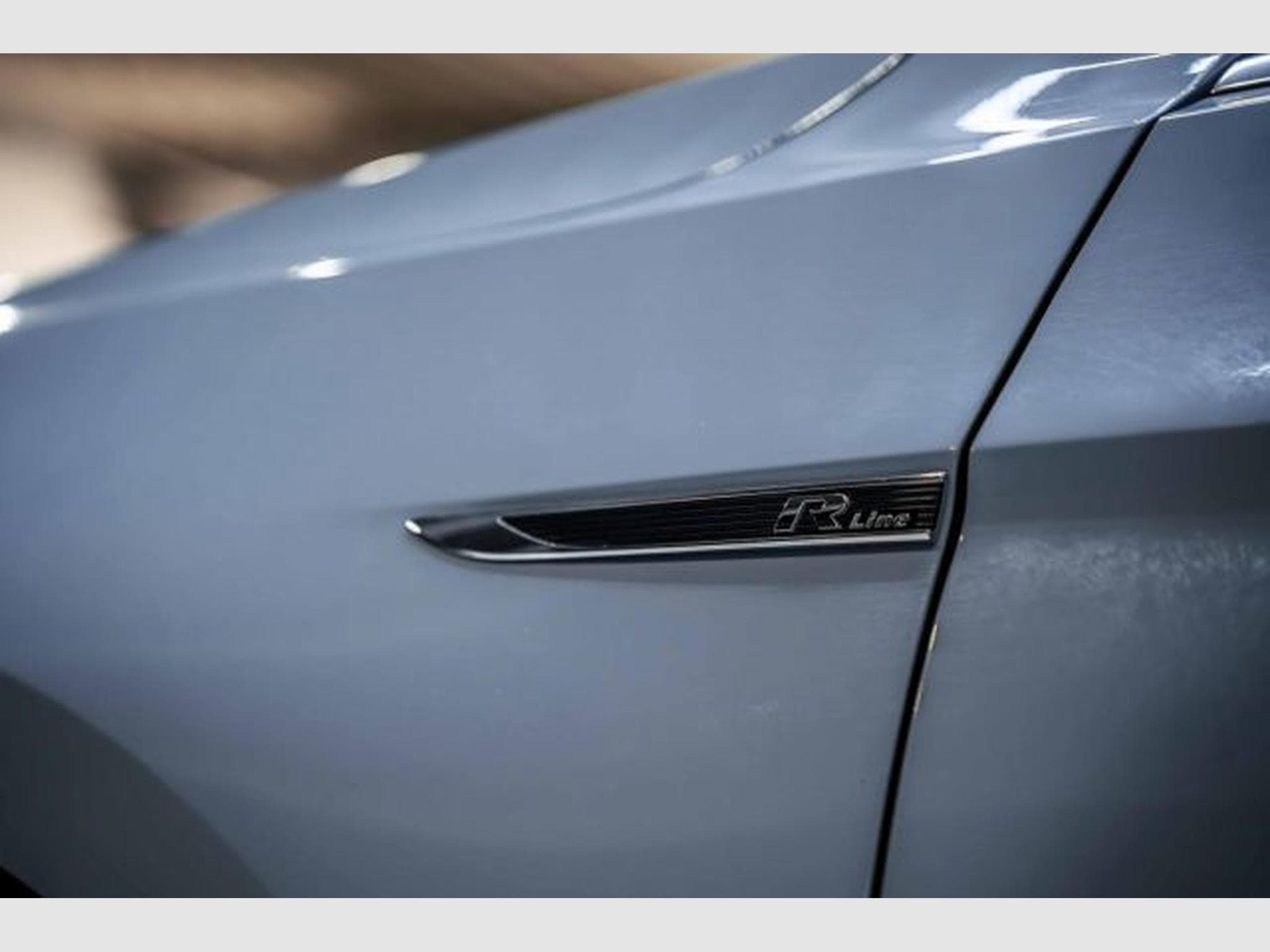 VW Passat Passat 2.0 TDI DSG 2x R-Line NAVI AHK IQ-LED RFK (2023) - Foto 10