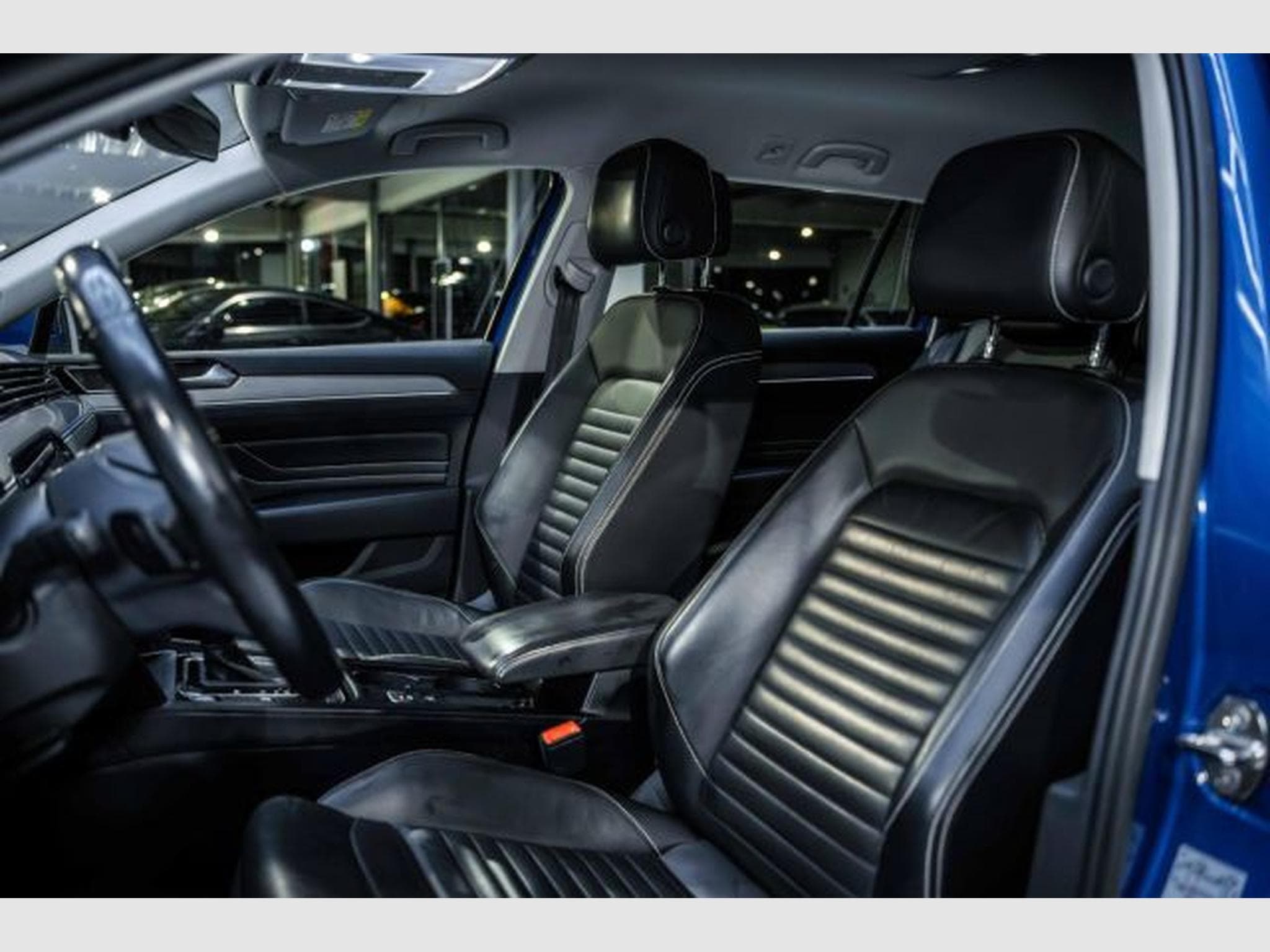 VW Passat Passat Variant 2.0 TDI DSG 2x R-Line AHK STAHZG (2021) - Foto 14