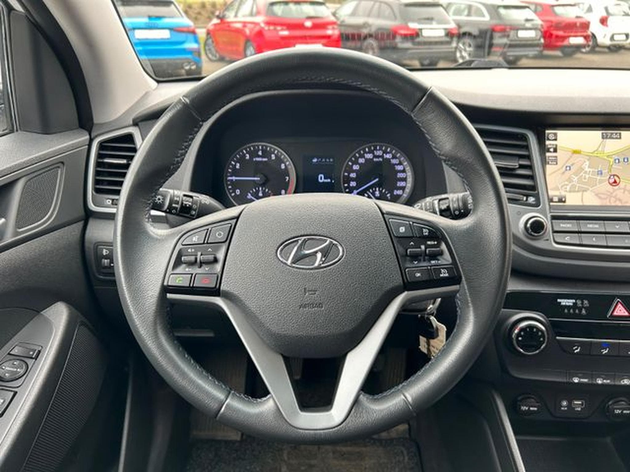 Hyundai TUCSON TUCSON 1,6 Go+ 2WD 1. Hand Navi Kamera Tempo AHK (2017) - Foto 13