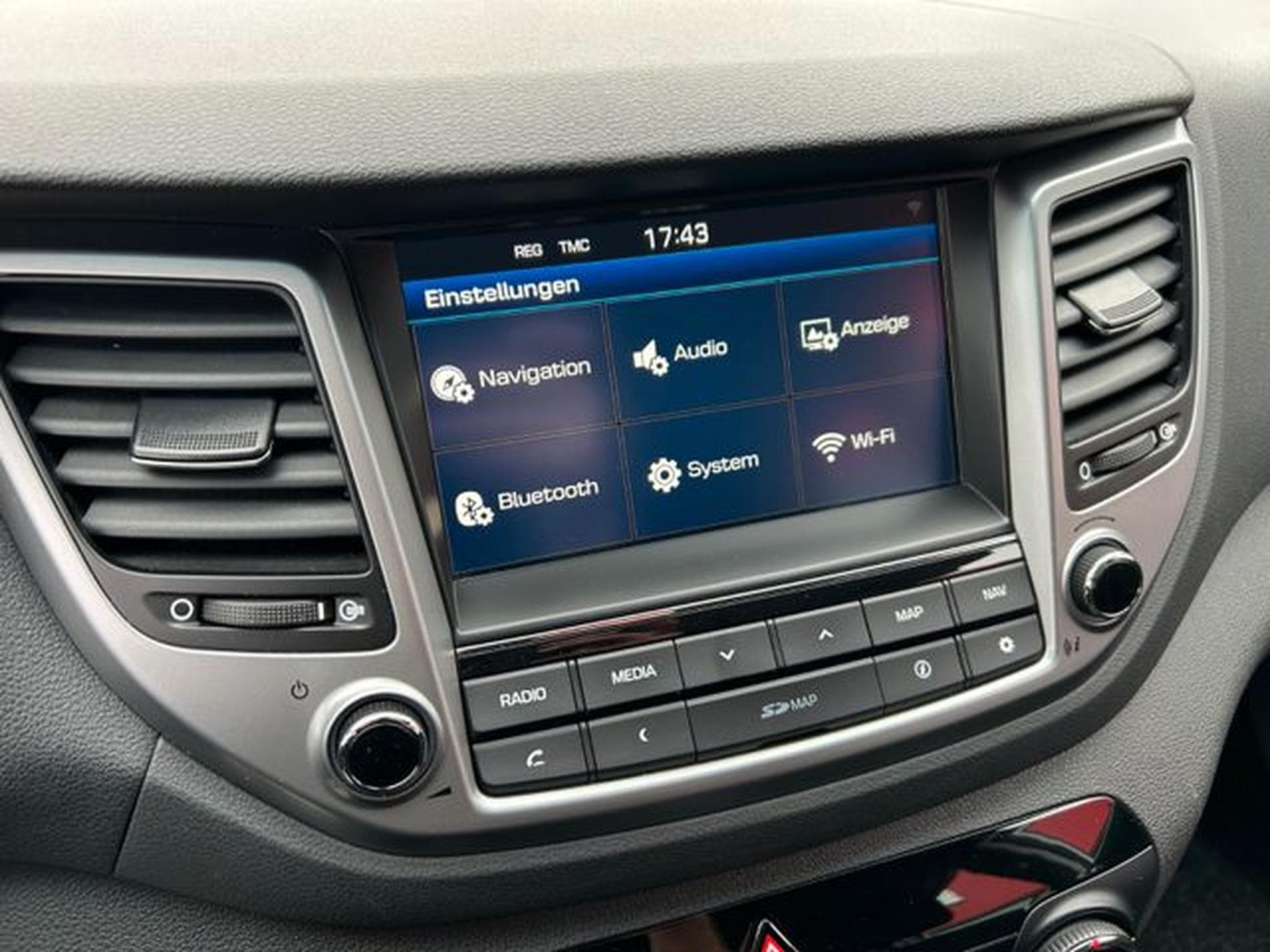 Hyundai TUCSON TUCSON 1,6 Go+ 2WD 1. Hand Navi Kamera Tempo AHK (2017) - Foto 15