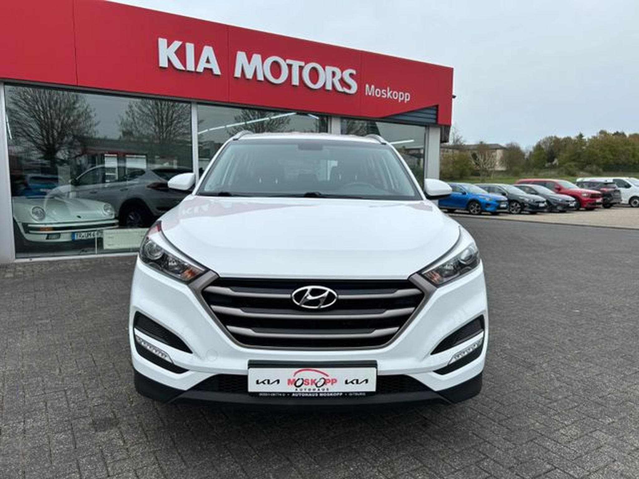 Hyundai TUCSON TUCSON 1,6 Go+ 2WD 1. Hand Navi Kamera Tempo AHK (2017) - Foto 2