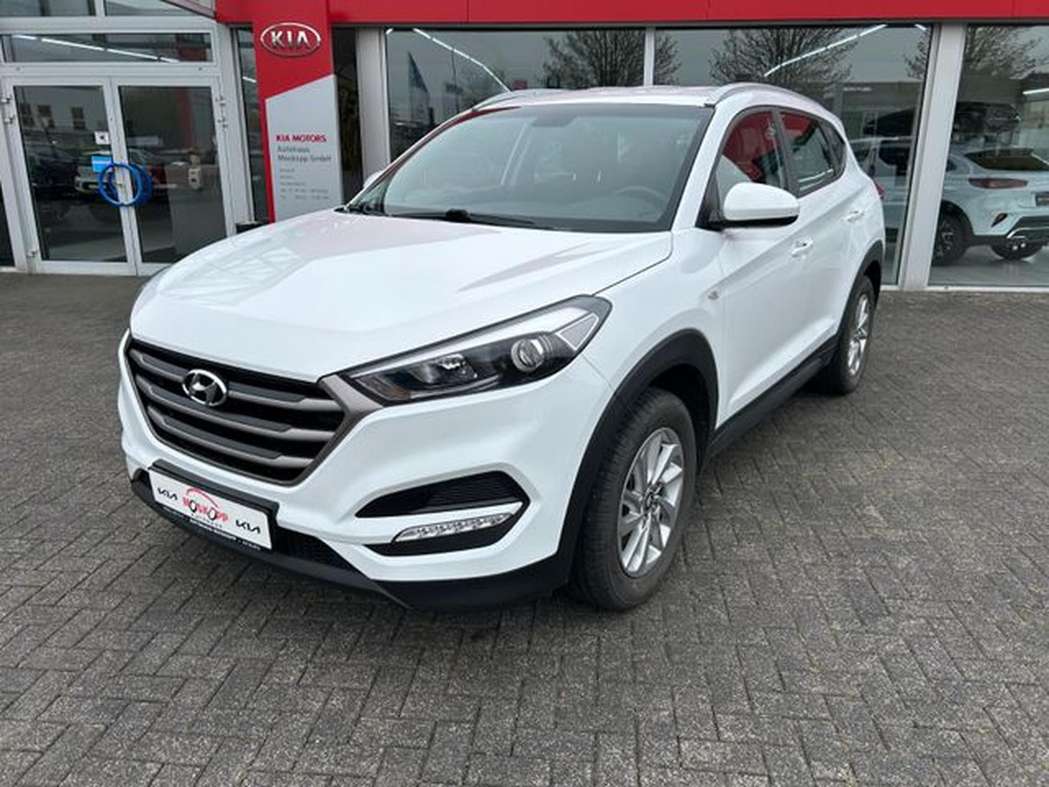 Hyundai TUCSON TUCSON 1,6 Go+ 2WD 1. Hand Navi Kamera Tempo AHK (2017) - Foto 3