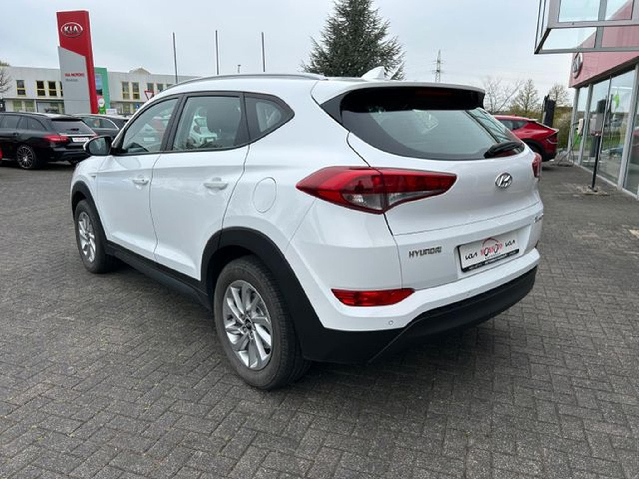 Hyundai TUCSON TUCSON 1,6 Go+ 2WD 1. Hand Navi Kamera Tempo AHK (2017) - Foto 5