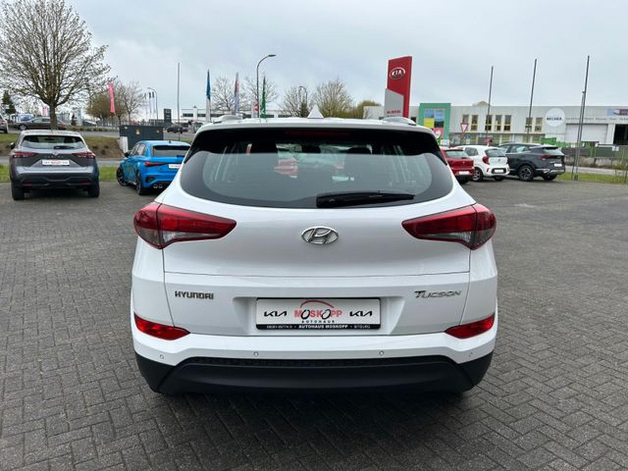 Hyundai TUCSON TUCSON 1,6 Go+ 2WD 1. Hand Navi Kamera Tempo AHK (2017) - Foto 6