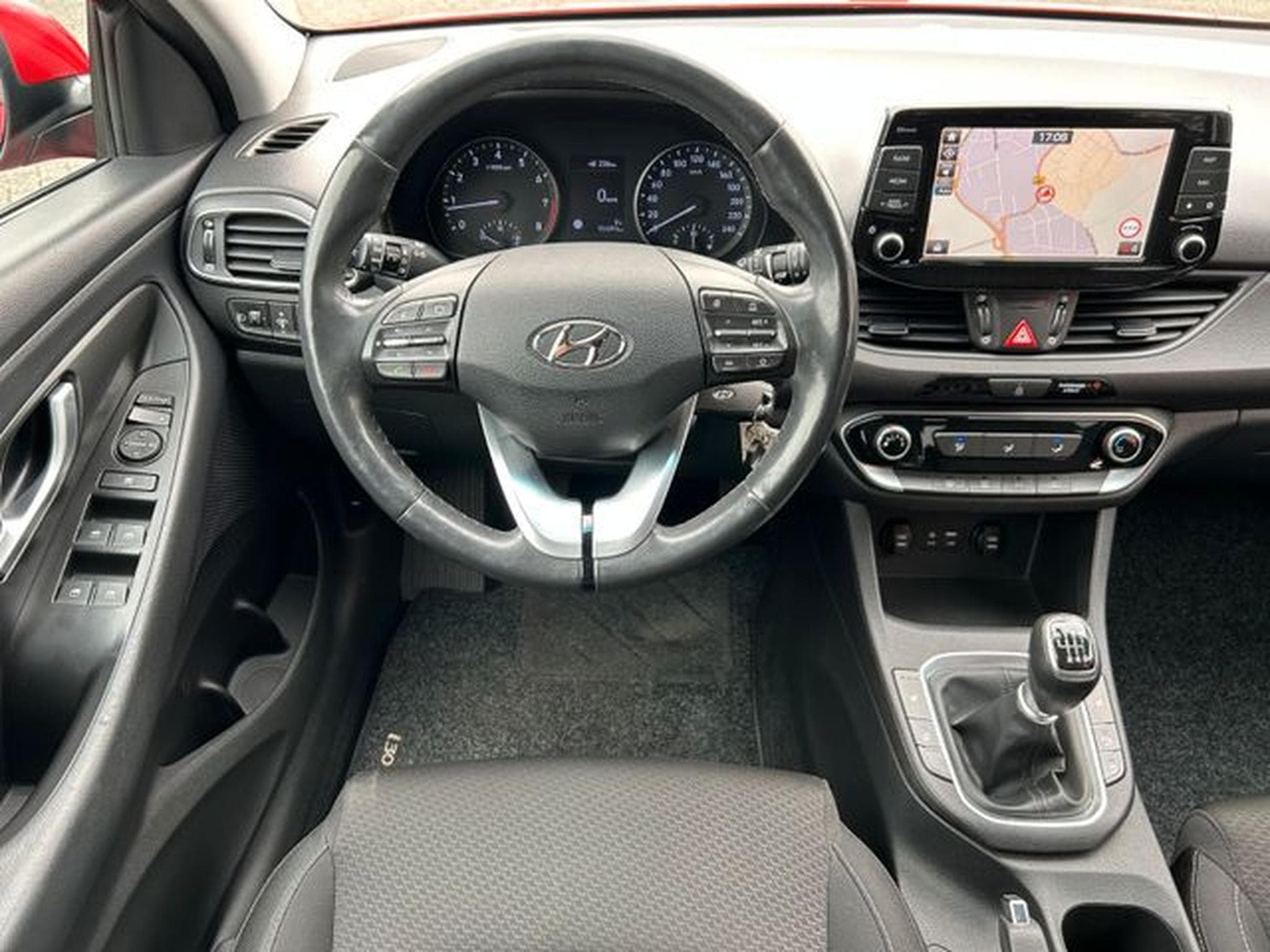 Hyundai i30 i30 1.4 Trend Navi Kamera Sitzheizung AHK (2018) - Foto 12