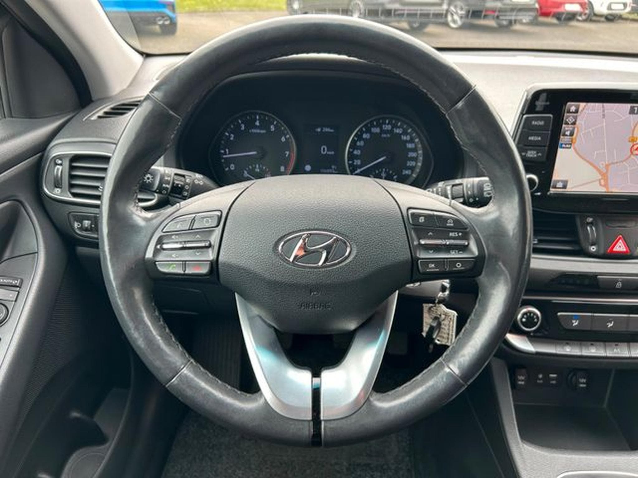 Hyundai i30 i30 1.4 Trend Navi Kamera Sitzheizung AHK (2018) - Foto 13