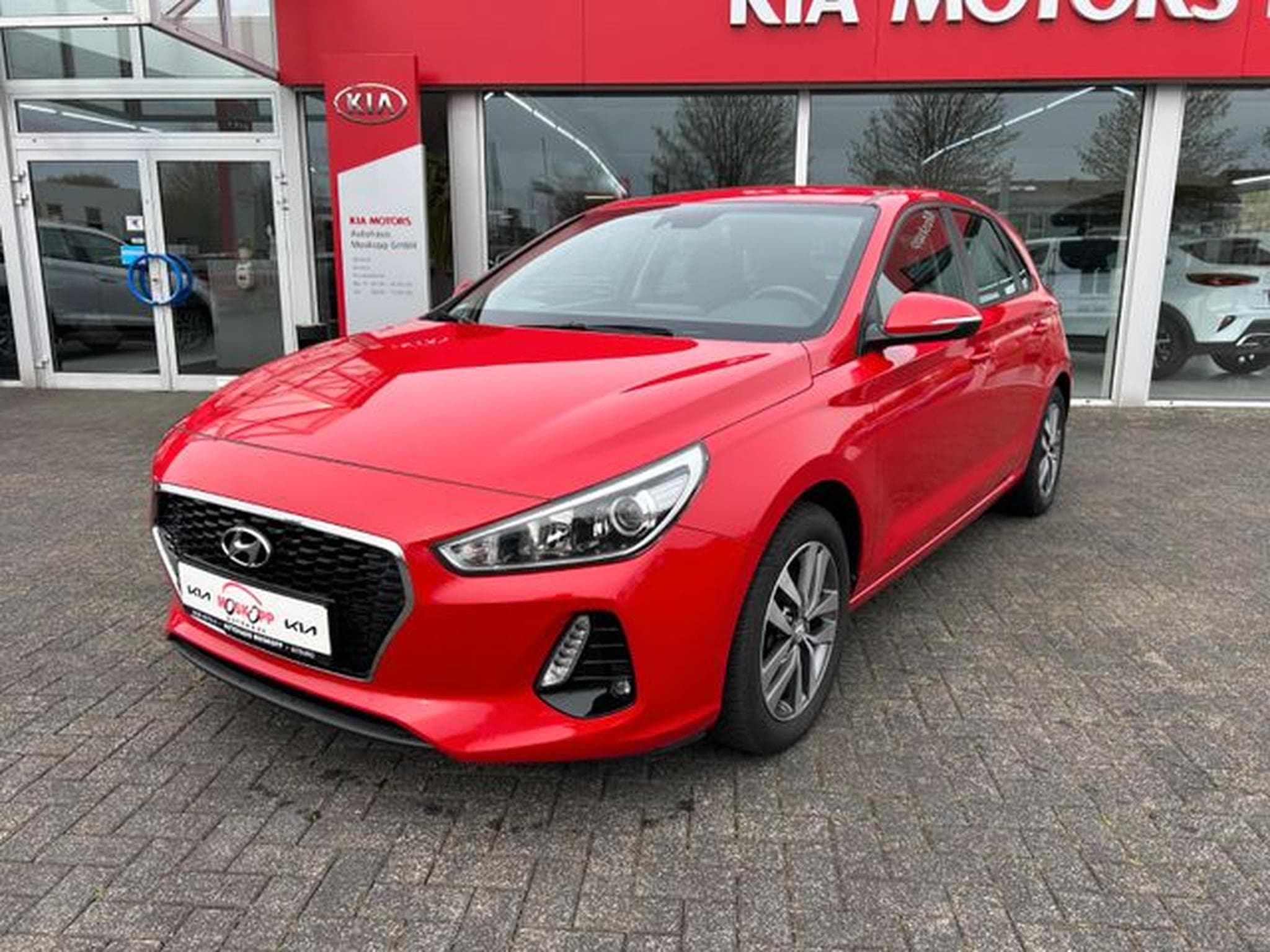 Hyundai i30 i30 1.4 Trend Navi Kamera Sitzheizung AHK (2018) - Foto 3