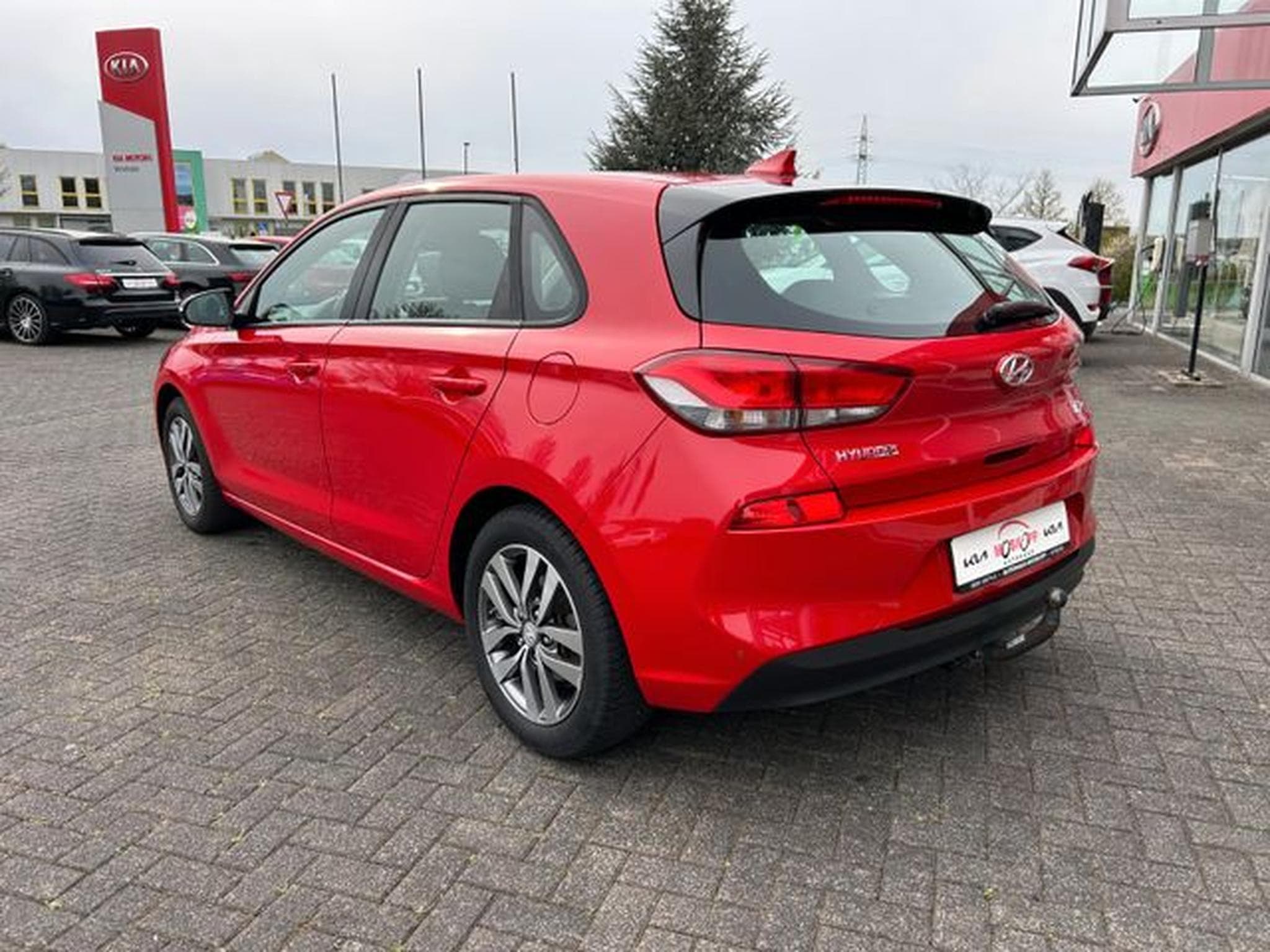Hyundai i30 i30 1.4 Trend Navi Kamera Sitzheizung AHK (2018) - Foto 5