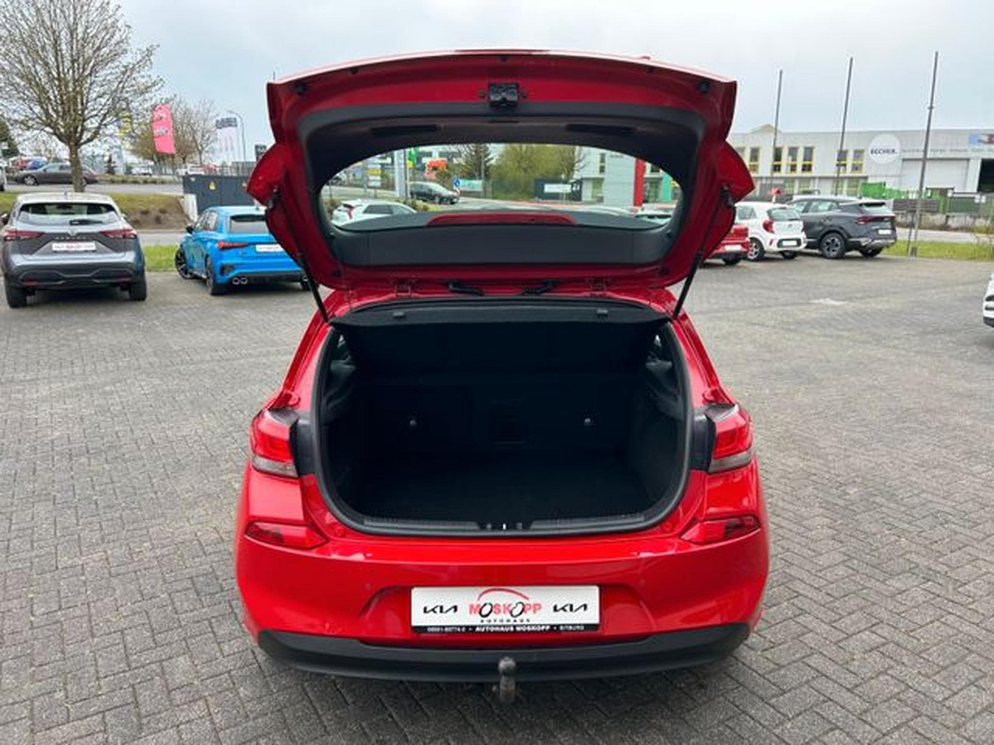 Hyundai i30 i30 1.4 Trend Navi Kamera Sitzheizung AHK (2018) - Foto 7