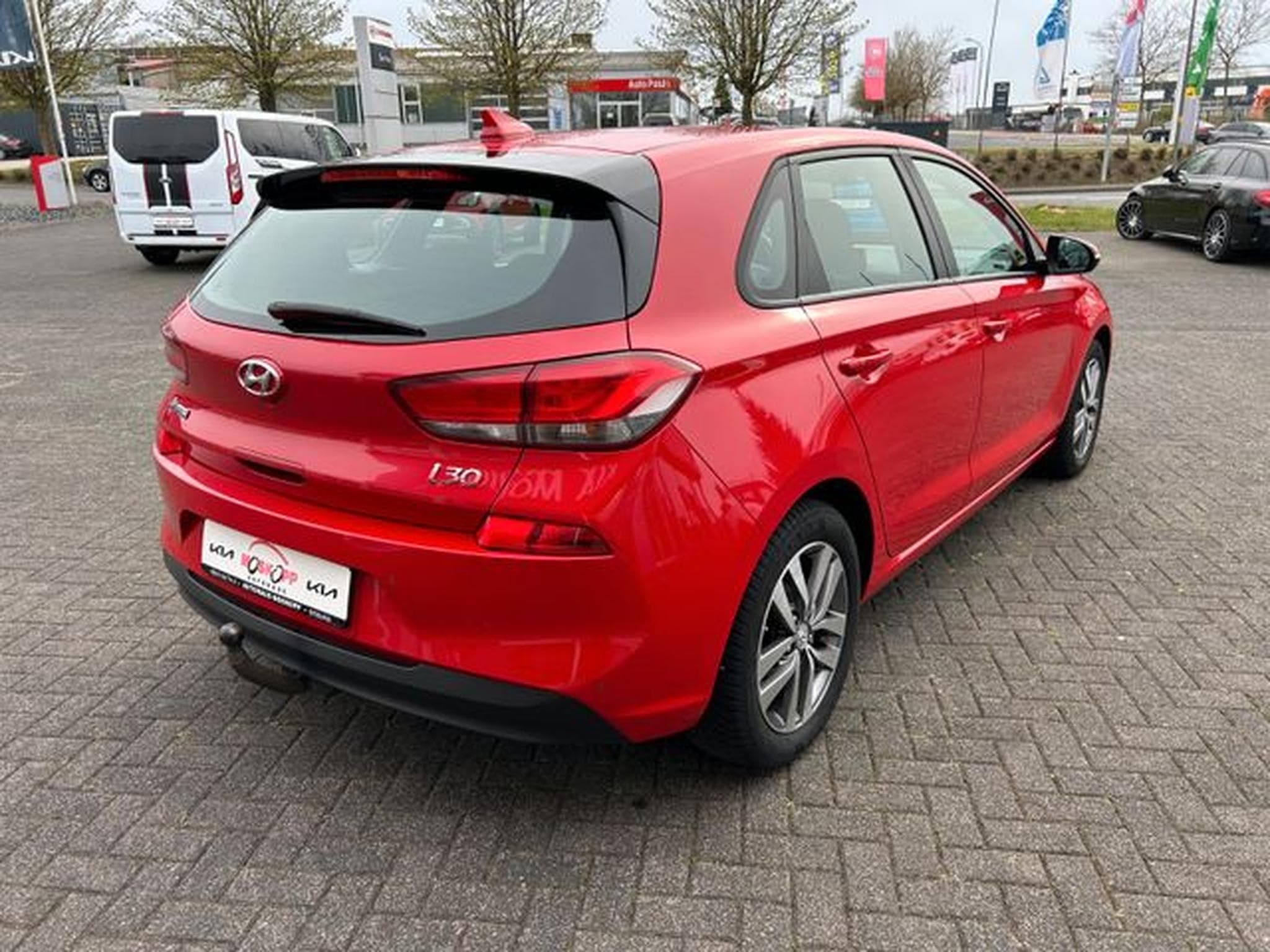 Hyundai i30 i30 1.4 Trend Navi Kamera Sitzheizung AHK (2018) - Foto 8