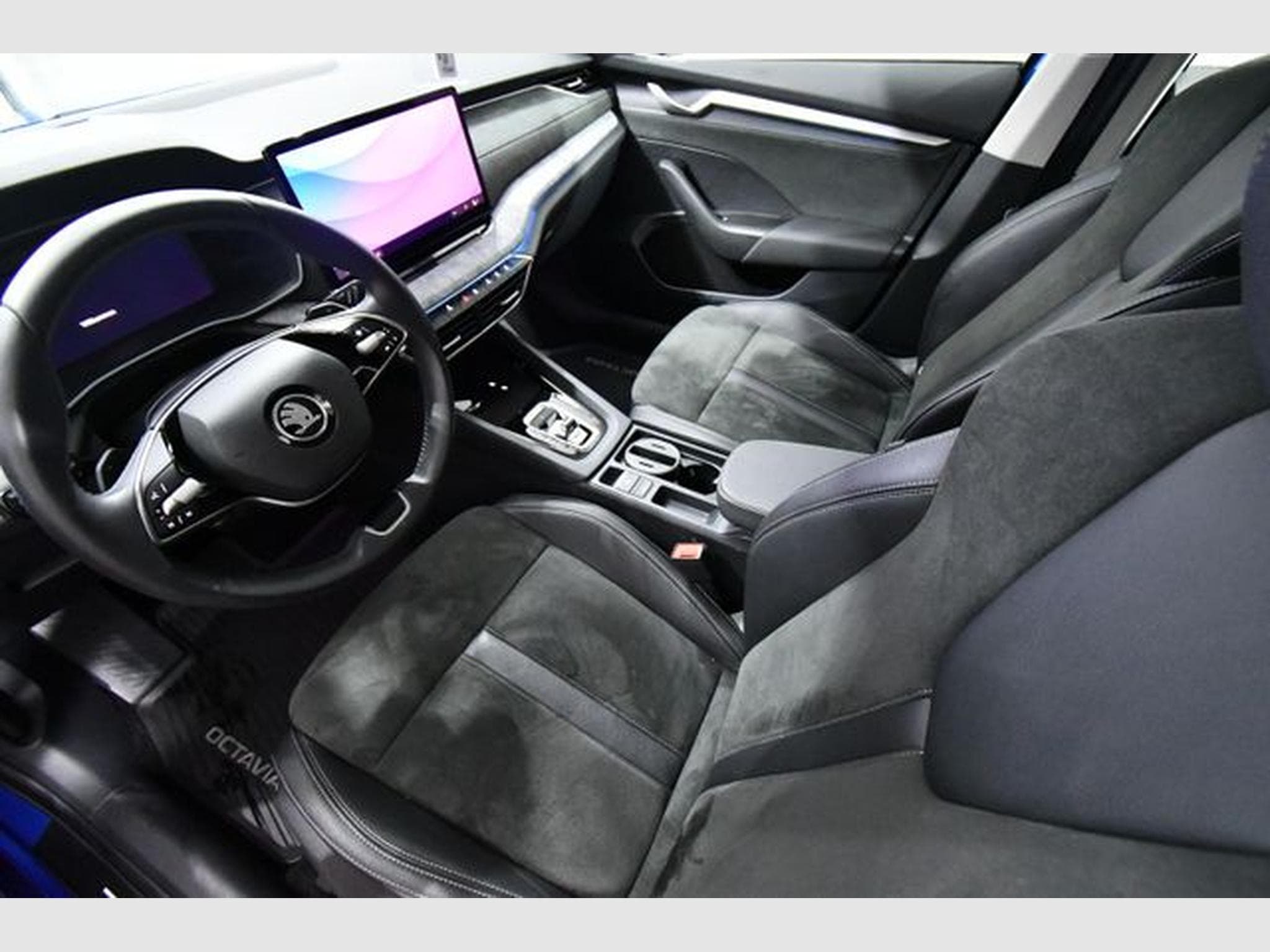 Skoda Octavia Octavia Combi 2.0 TDI Selection, Pano., Stand-Hz (2024) - Foto 5