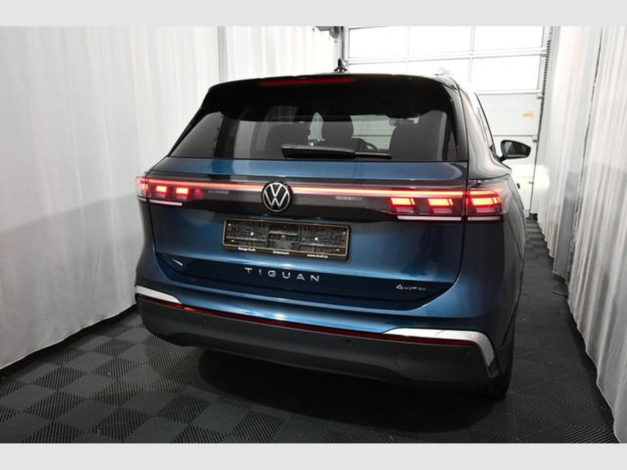 VW Tiguan Tiguan 2.0 TDI 4Motion Elegance, AHK, DCC, 19" S (2024) - Foto 3