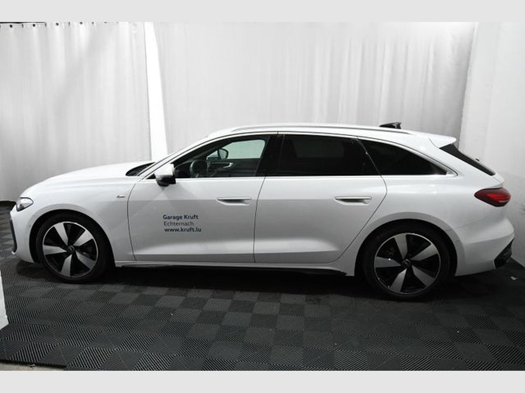 Audi A5 A5 Avant 40 TFSI S line - Kamera, SH, LED (2025) - Foto 2