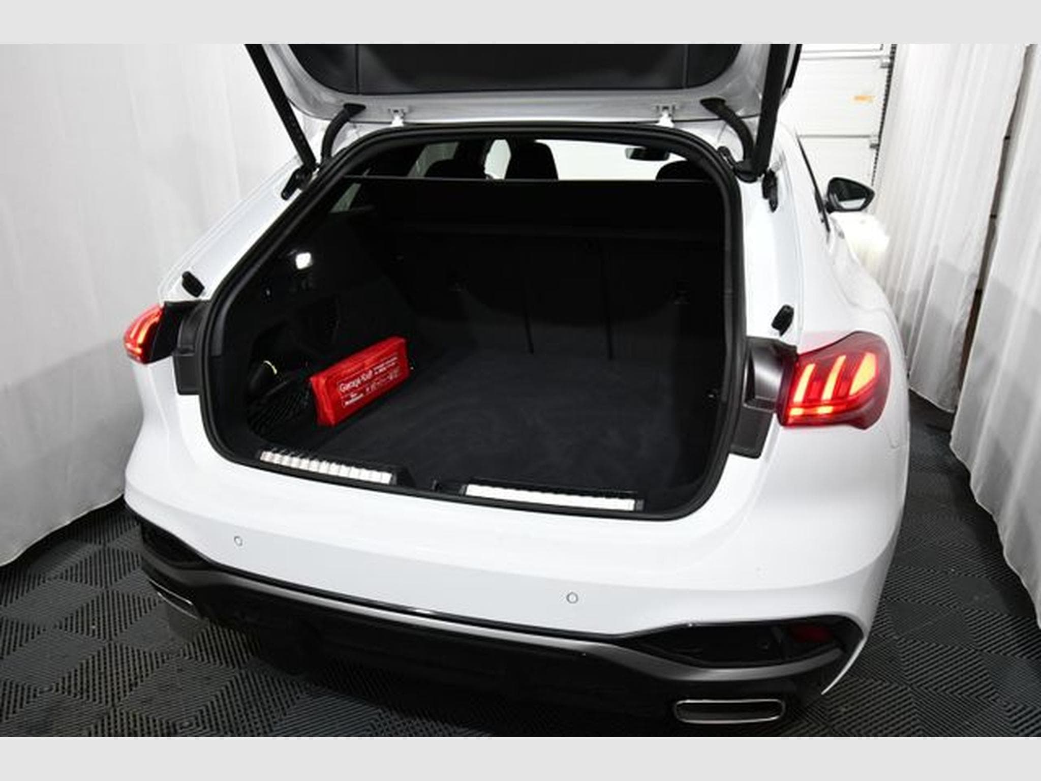 Audi A5 A5 Avant 40 TFSI S line - Kamera, SH, LED (2025) - Foto 4