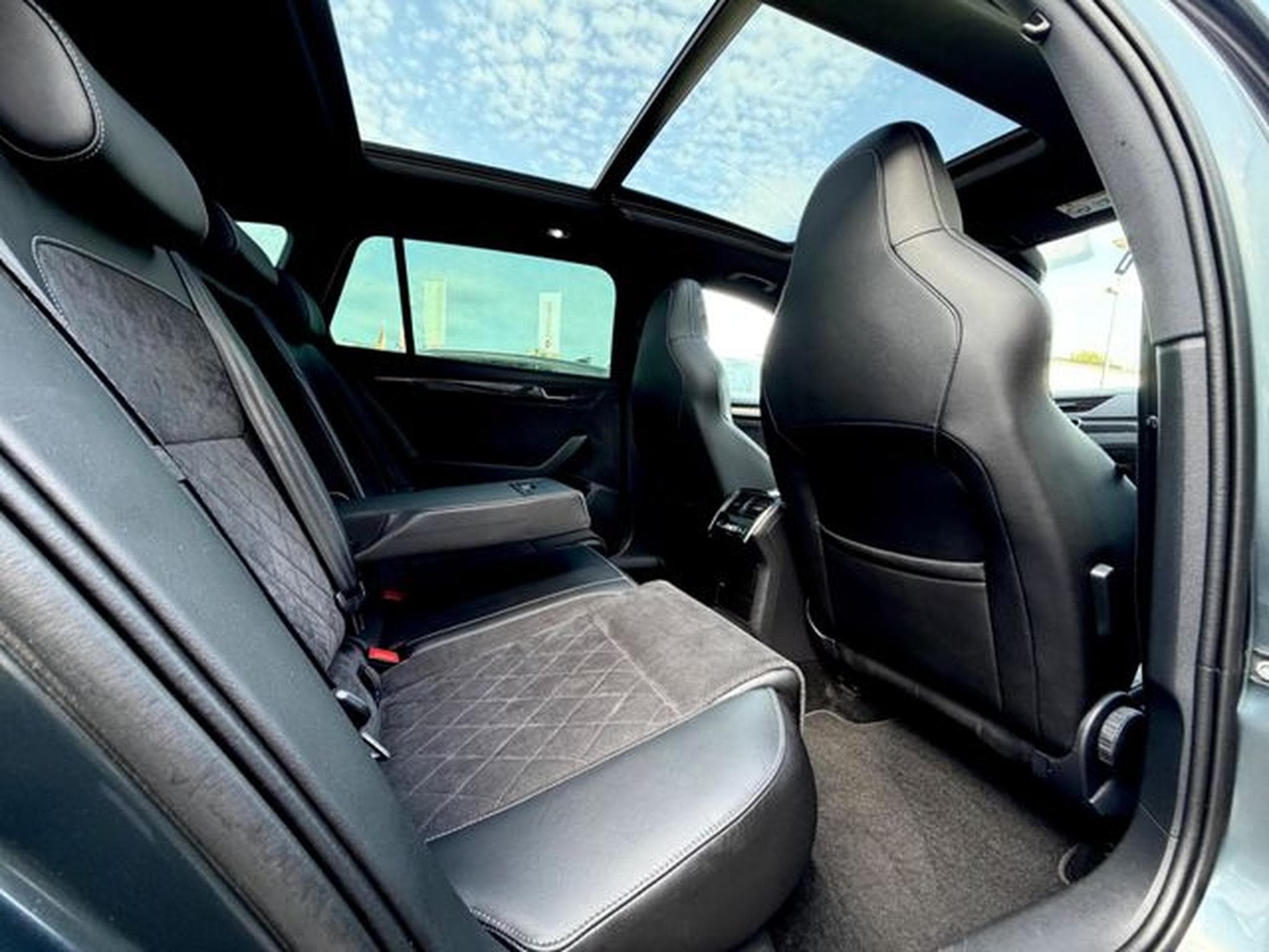 Skoda Superb Superb Combi Sportline 2.0 TSI DSG 4x4 *GARANTIE (2018) - Photo 16