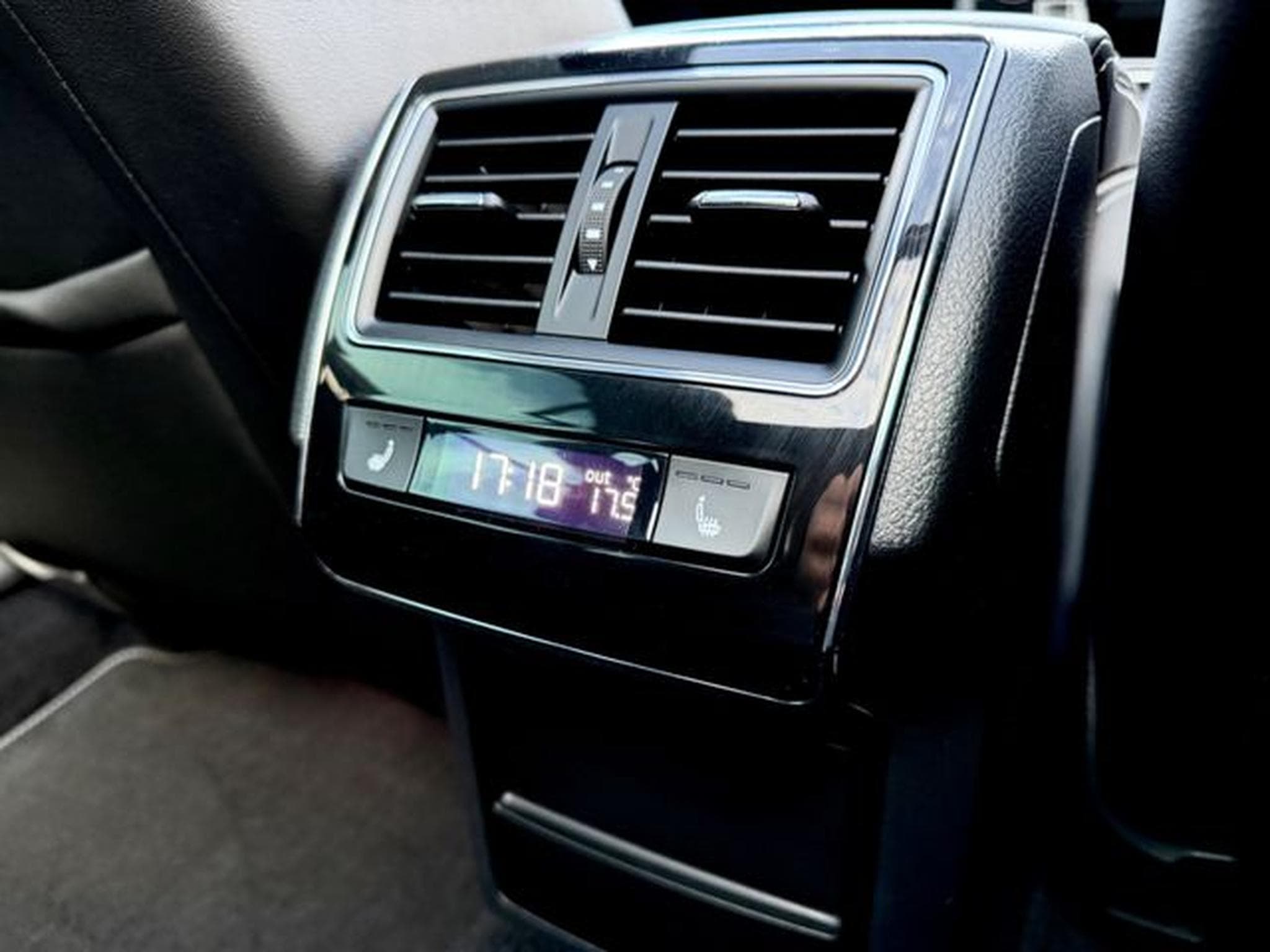 Skoda Superb Superb Combi Sportline 2.0 TSI DSG 4x4 *GARANTIE (2018) - Photo 24