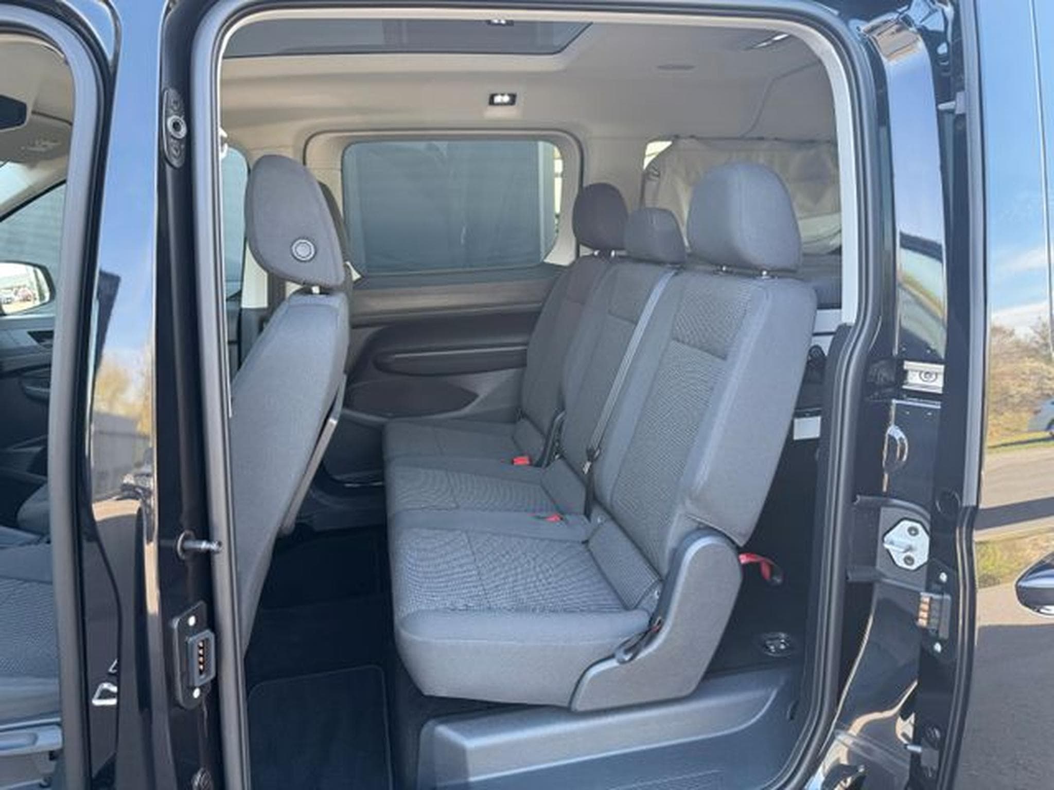 VW Caddy Caddy Maxi California 1.5TSI DSG Pano 18" AHK (2024) - Photo 11