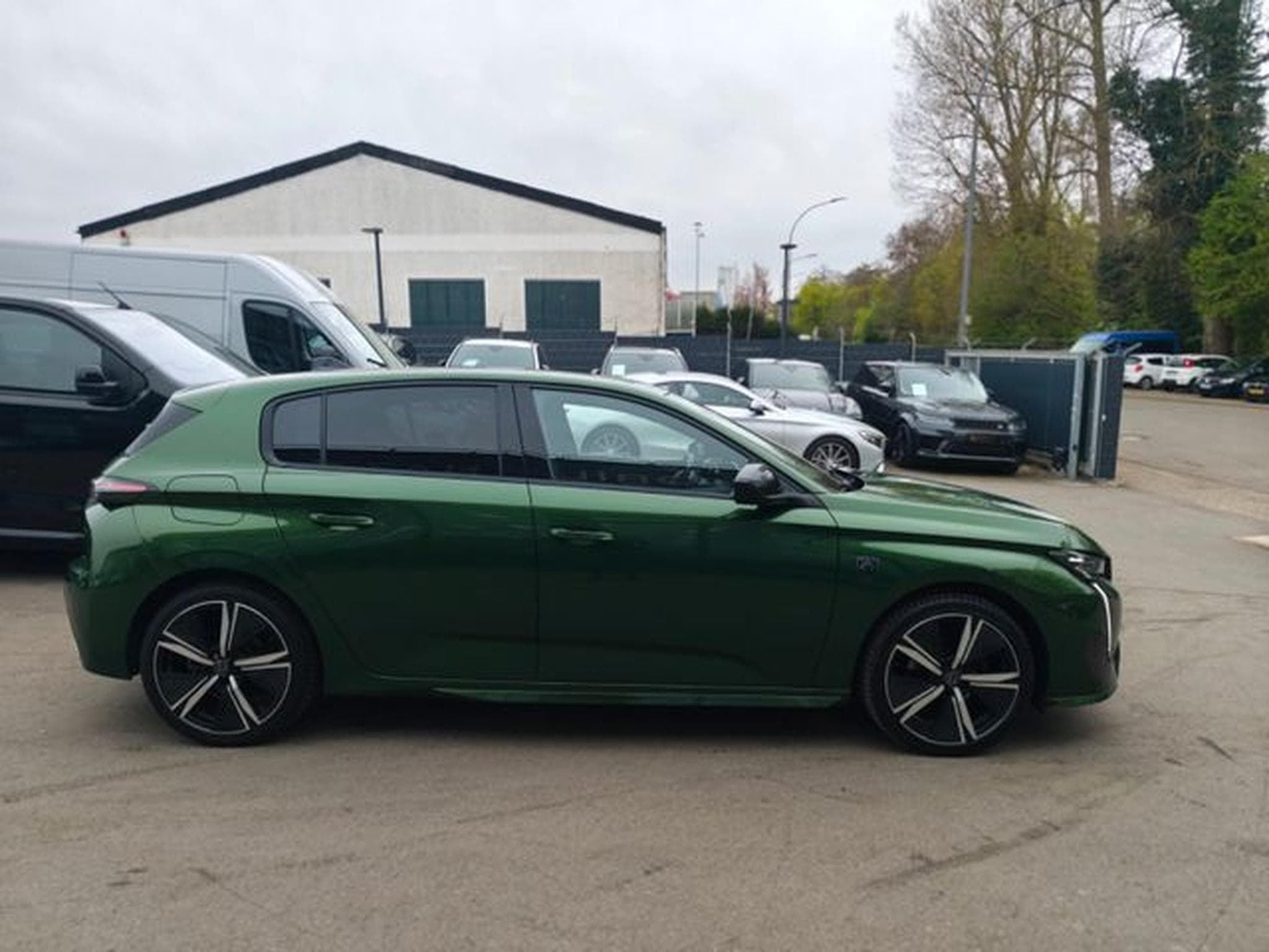 Peugeot 308 308 GT*GT*SOUNDSYSTEM*NAVI*SHZ*KLIMAAUTO* (2023) - Photo 14