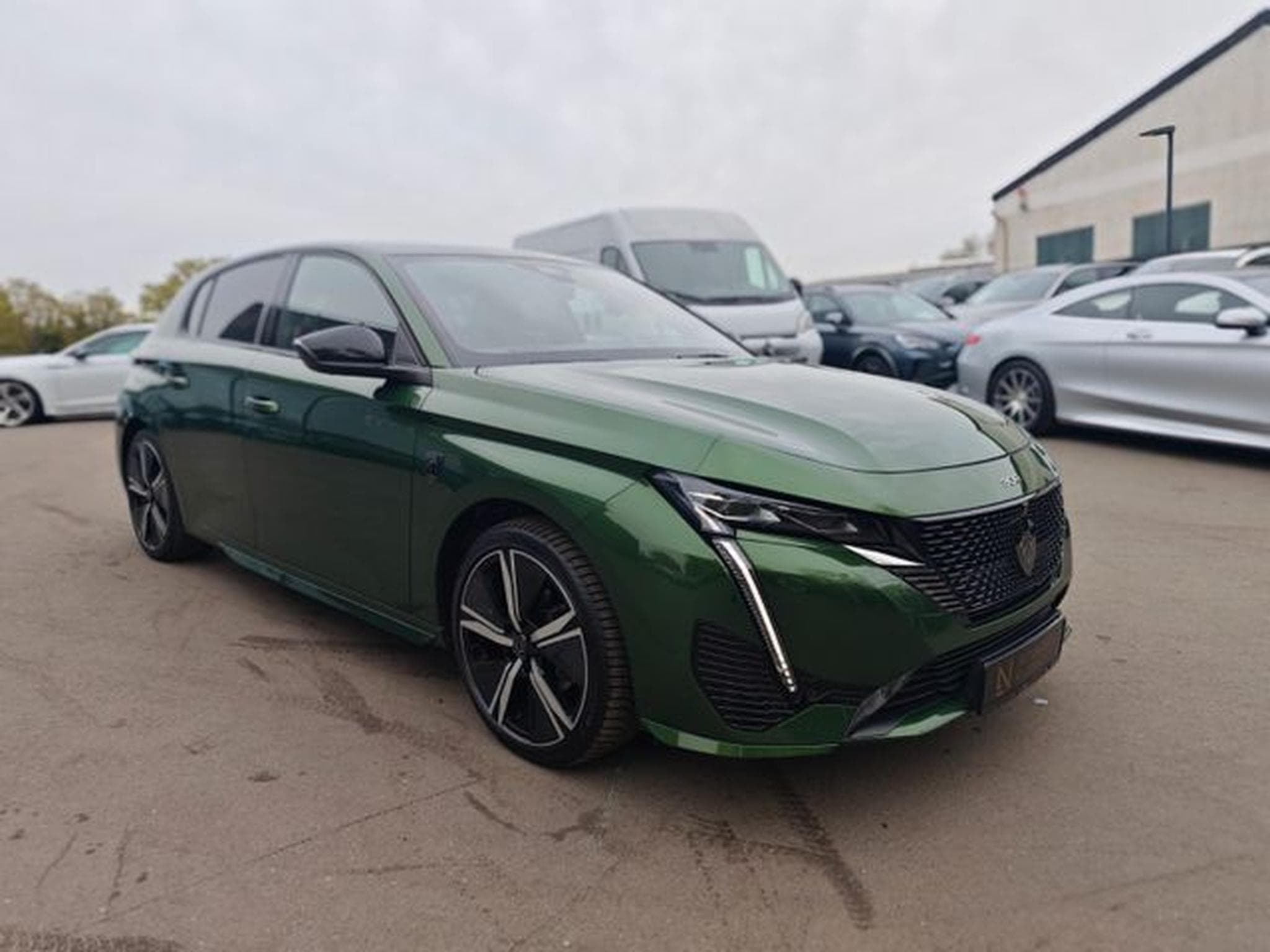 Peugeot 308 308 GT*GT*SOUNDSYSTEM*NAVI*SHZ*KLIMAAUTO* (2023) - Photo 4