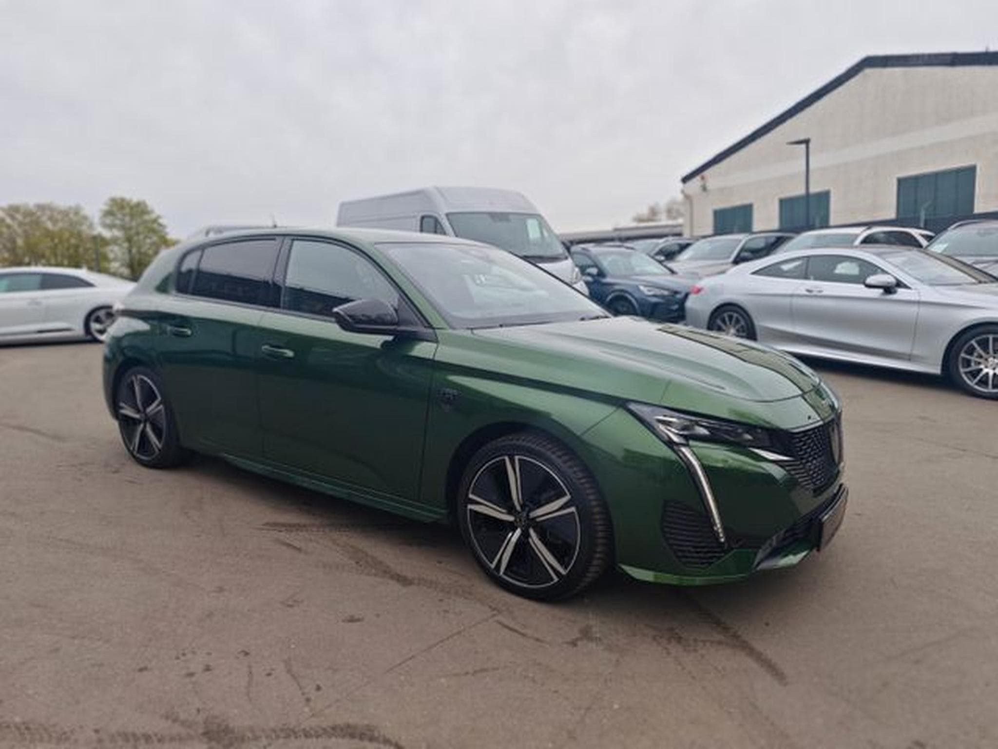 Peugeot 308 308 GT*GT*SOUNDSYSTEM*NAVI*SHZ*KLIMAAUTO* (2023) - Photo 5