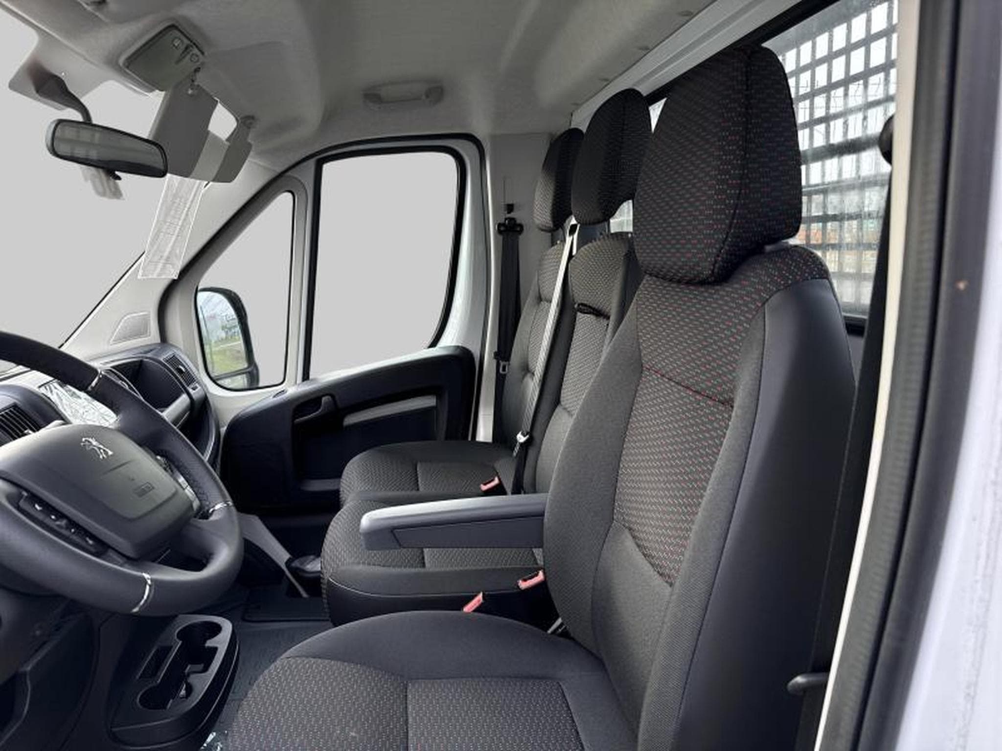 Peugeot Boxer III Pro SR (2023) - Photo 2
