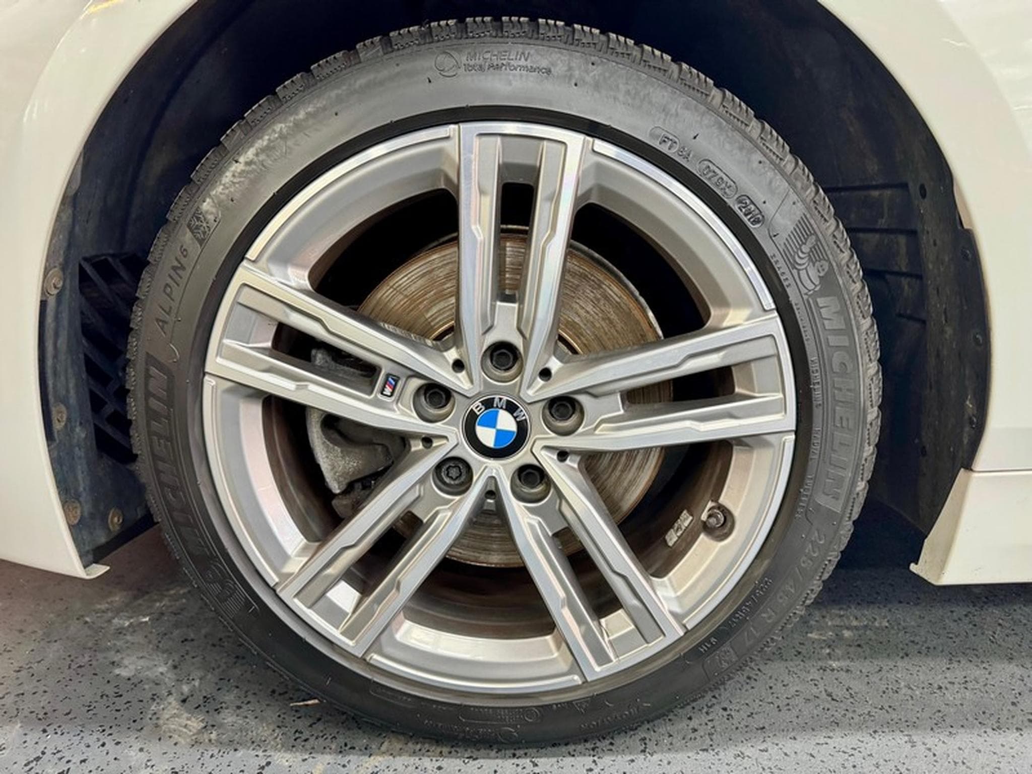 BMW 118 118iA 1.5 140cv Auto M-SPORT (2020) - Photo 3