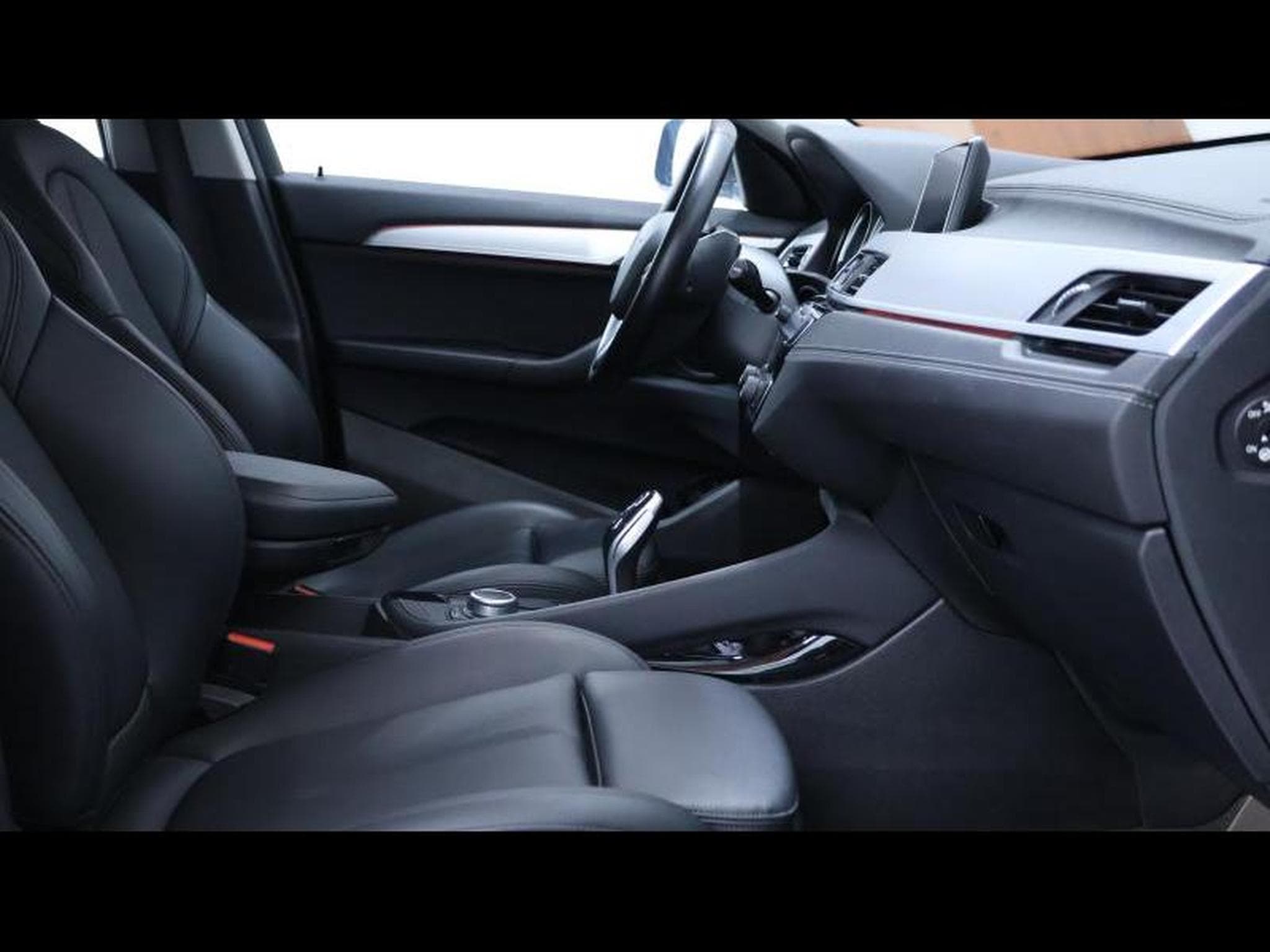 BMW X2 18i sDrive 136cv Steptronic Advantage (2021) - Photo 11