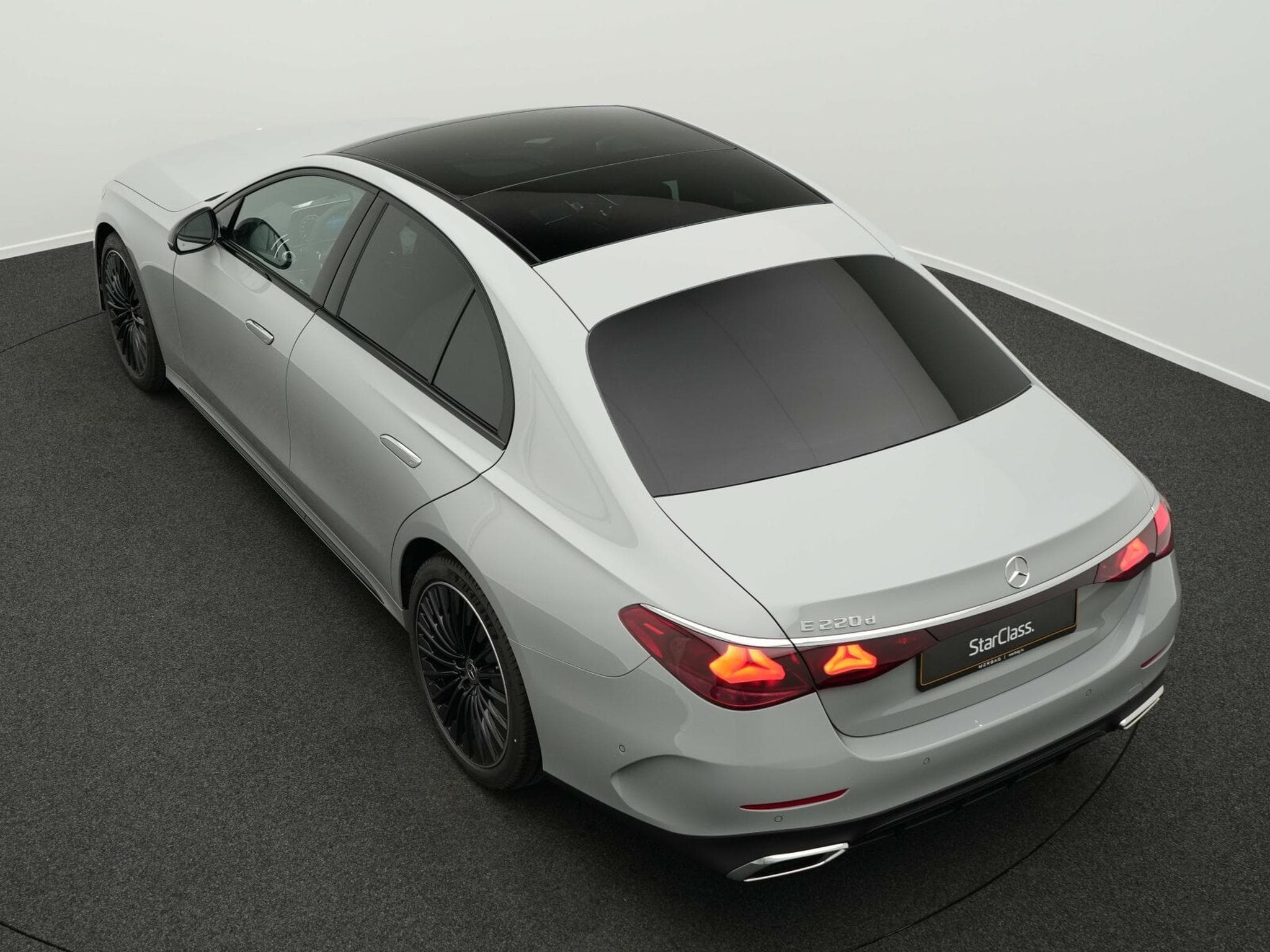 Mercedes E 220 d Limousine (2025) - Photo 11