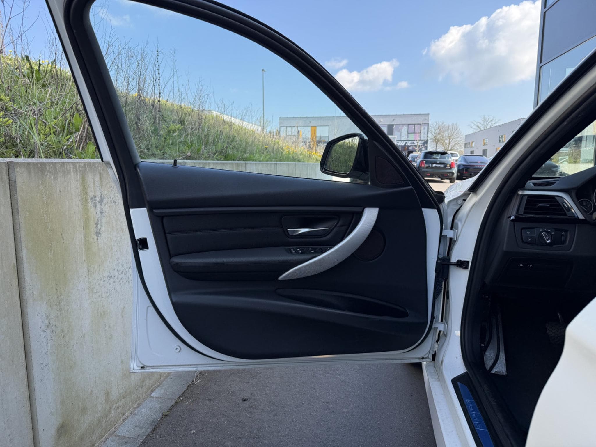 BMW 335 335 i/Active Hybrid /Sport-Paket M/Camera/Bi Xénon/Cuir/ (2015) - Foto 17