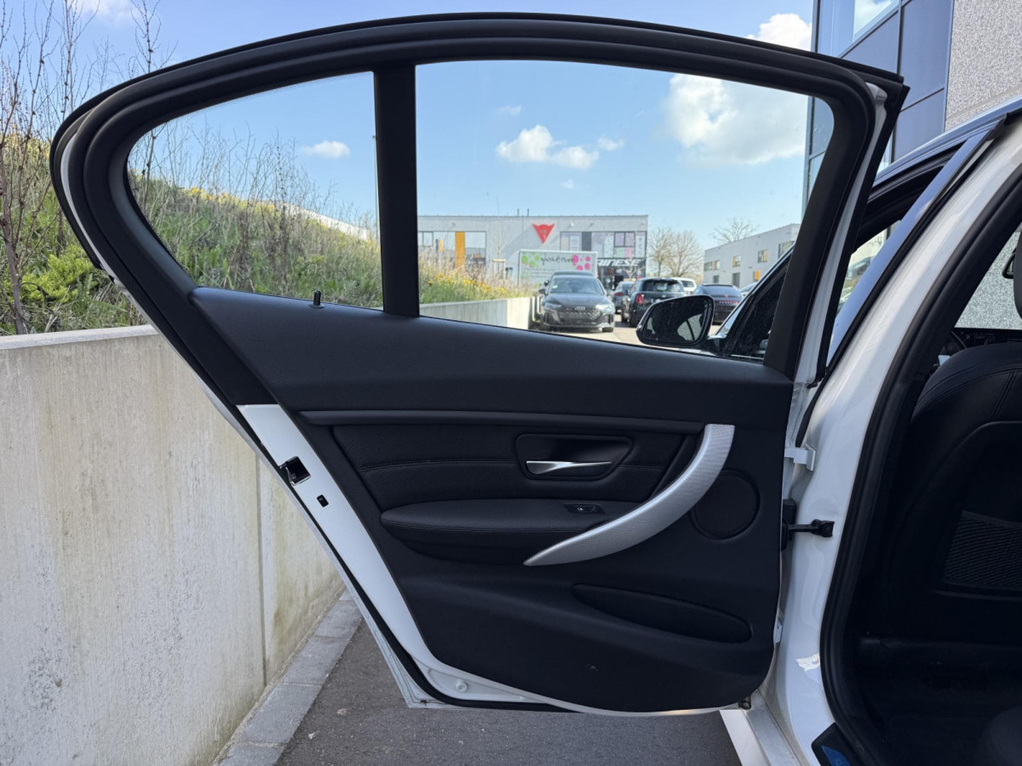 BMW 335 335 i/Active Hybrid /Sport-Paket M/Camera/Bi Xénon/Cuir/ (2015) - Foto 18