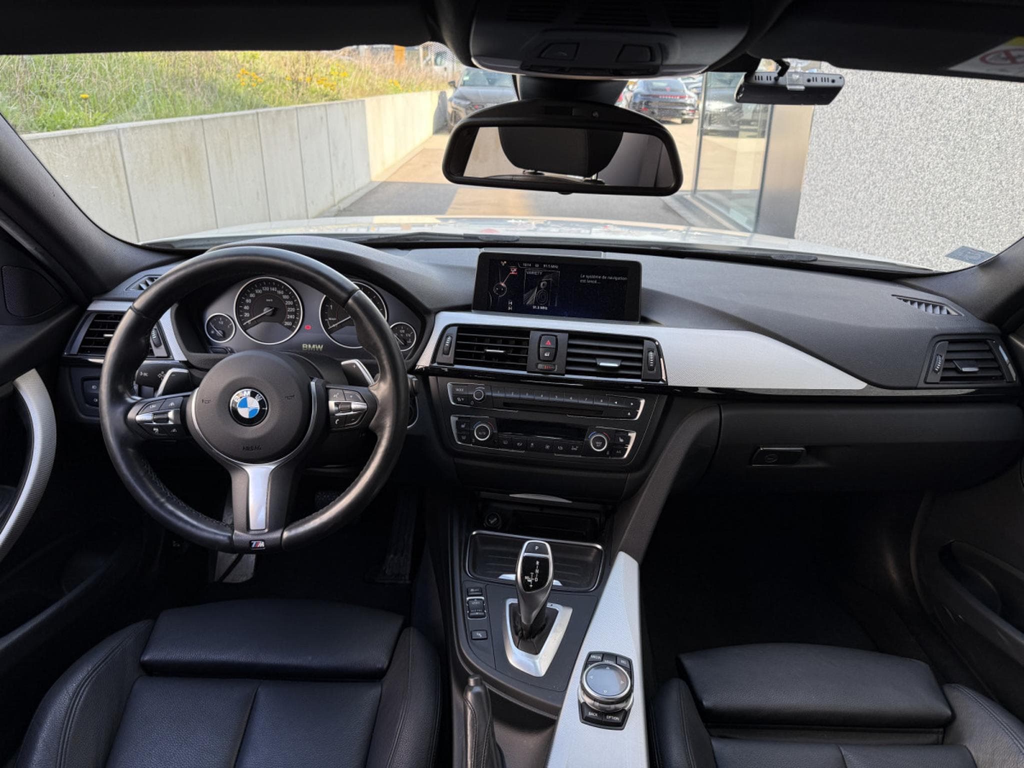 BMW 335 335 i/Active Hybrid /Sport-Paket M/Camera/Bi Xénon/Cuir/ (2015) - Foto 19