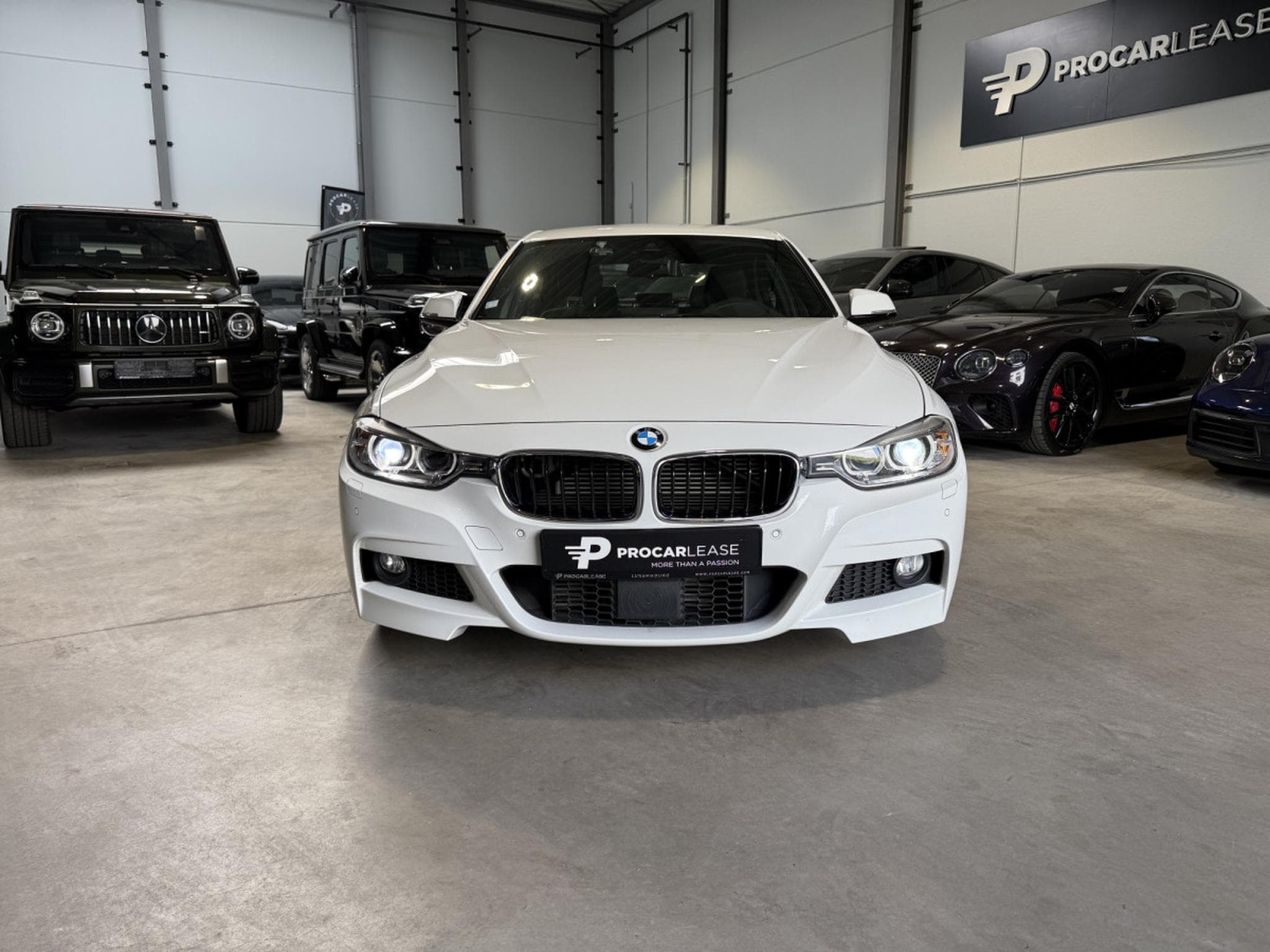 BMW 335 335 i/Active Hybrid /Sport-Paket M/Camera/Bi Xénon/Cuir/ (2015) - Foto 3