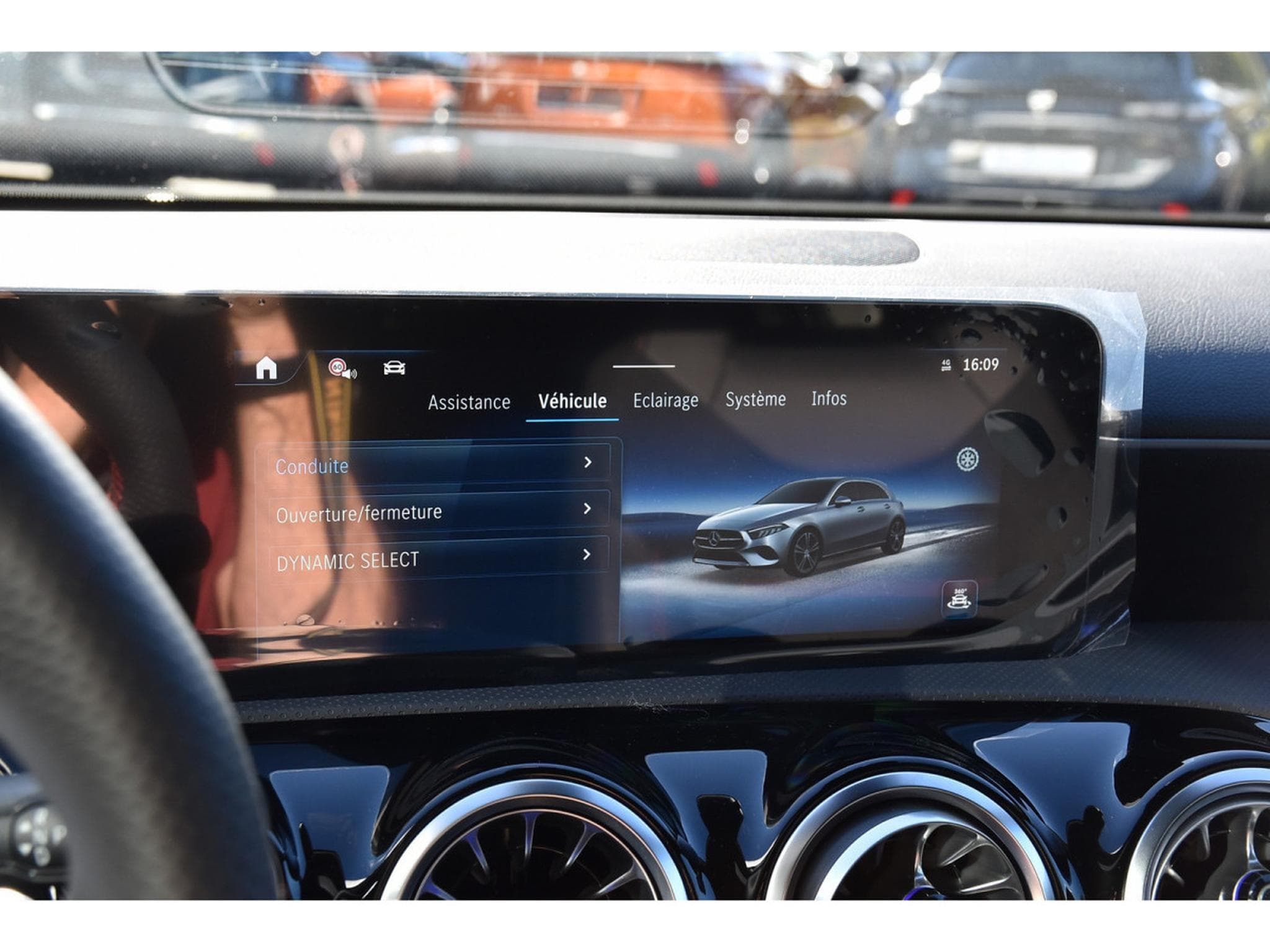 Mercedes A 200 d AMG Line 8G-DCT REGUL GPS CAM PARK APPLE CARPLAY NEUVE (2025) - Photo 16