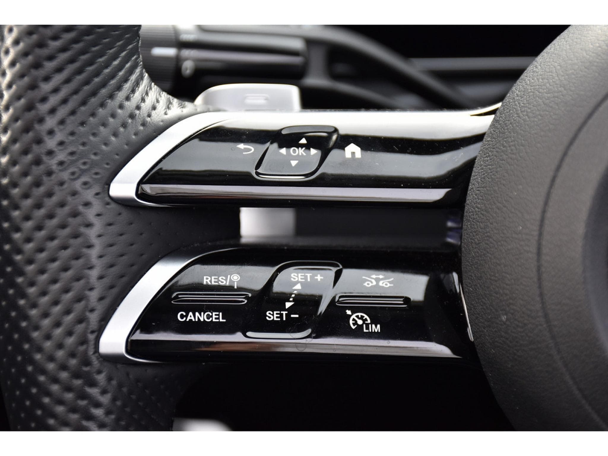 Mercedes CLE 200 AMG Line 9G-Tronic MEMO VENT DISTRONIC SIDE AIRSCARF 1° MAIN (2025) - Photo 18