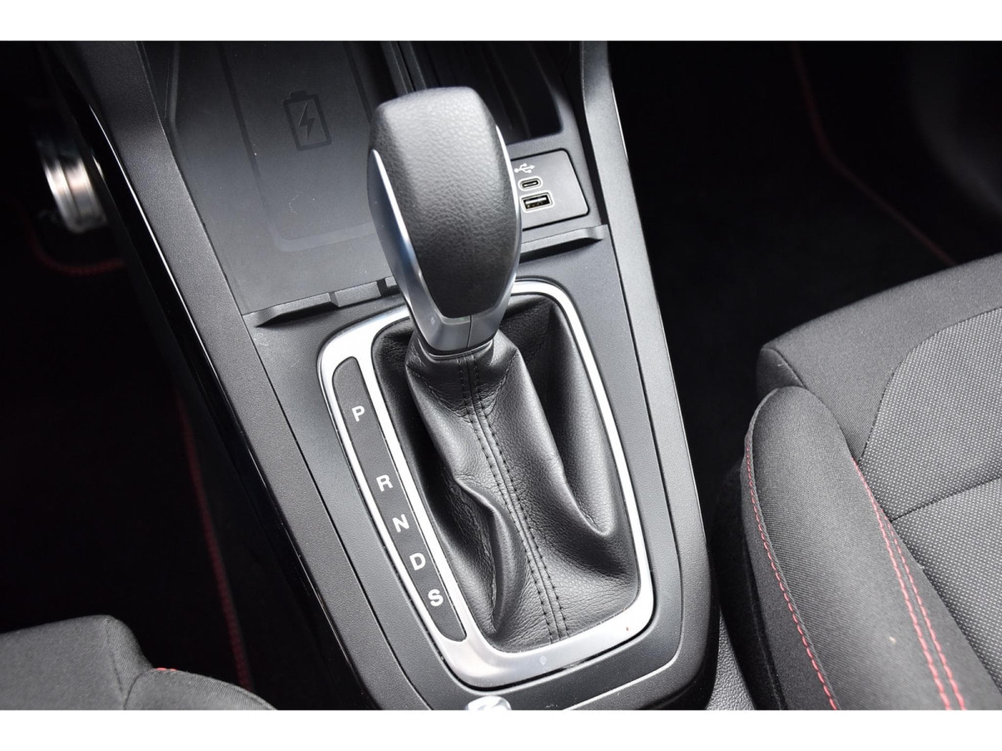 Ford Puma 1.0 EcoBoost ST-Line Auto. REGUL GPS LANE CAM 1° MAIN (2025) - Photo 17