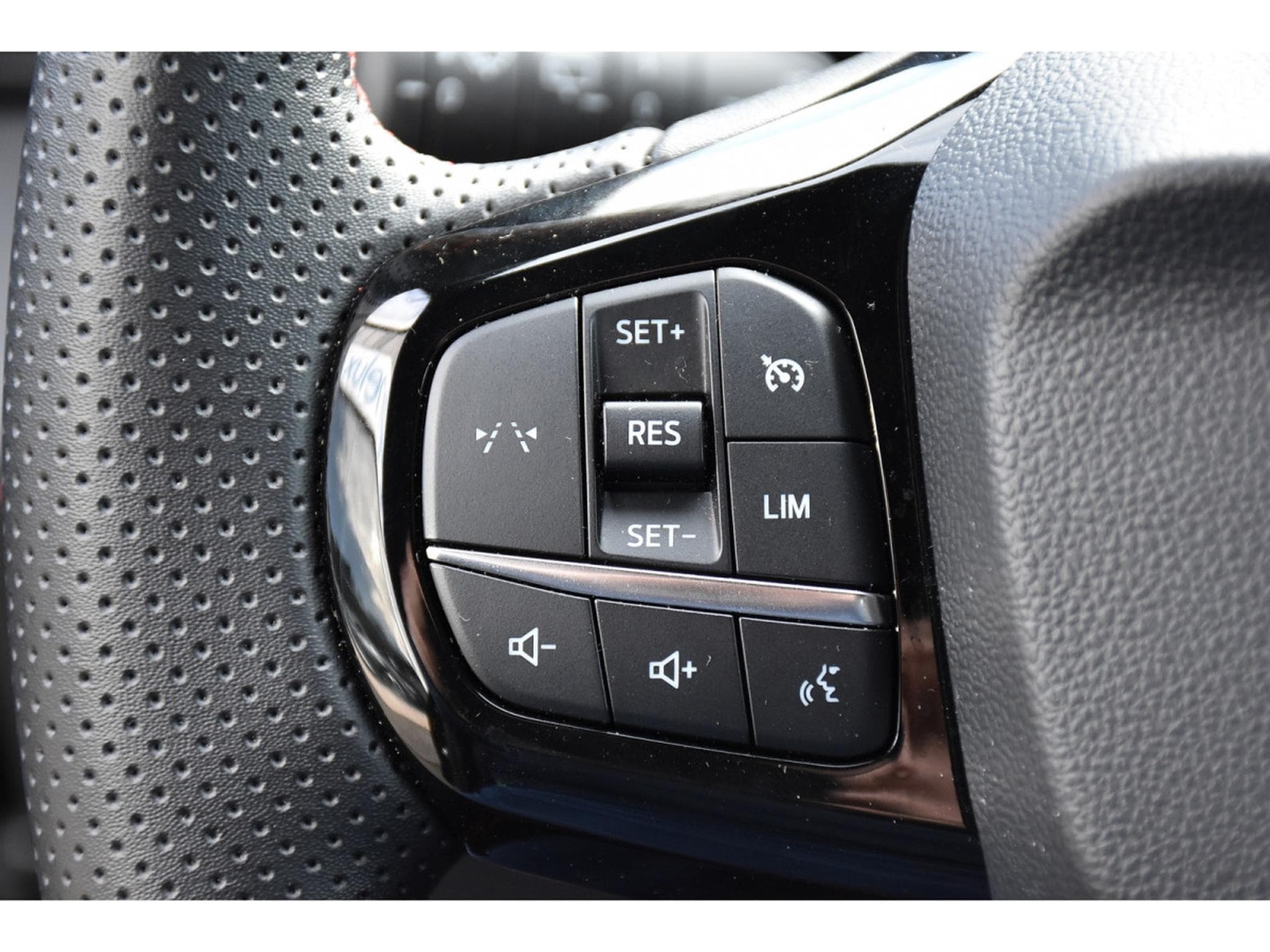 Ford Puma 1.0 EcoBoost ST-Line Auto. REGUL GPS LANE CAM 1° MAIN (2025) - Photo 19