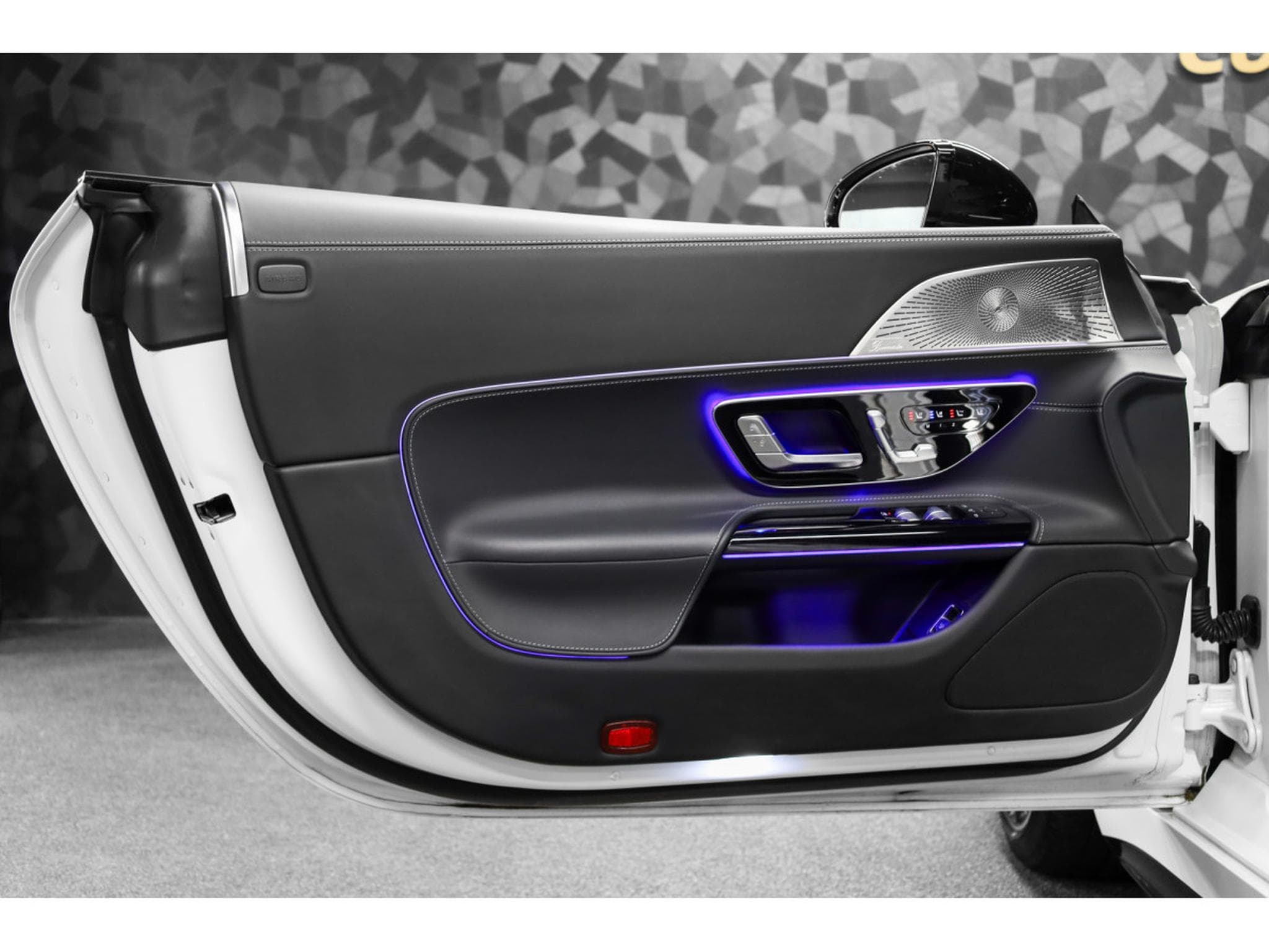 Mercedes SL 63 AMG 4 MATIC + / MANUFAKTUR Opalite White Magno (2022) - Photo 25