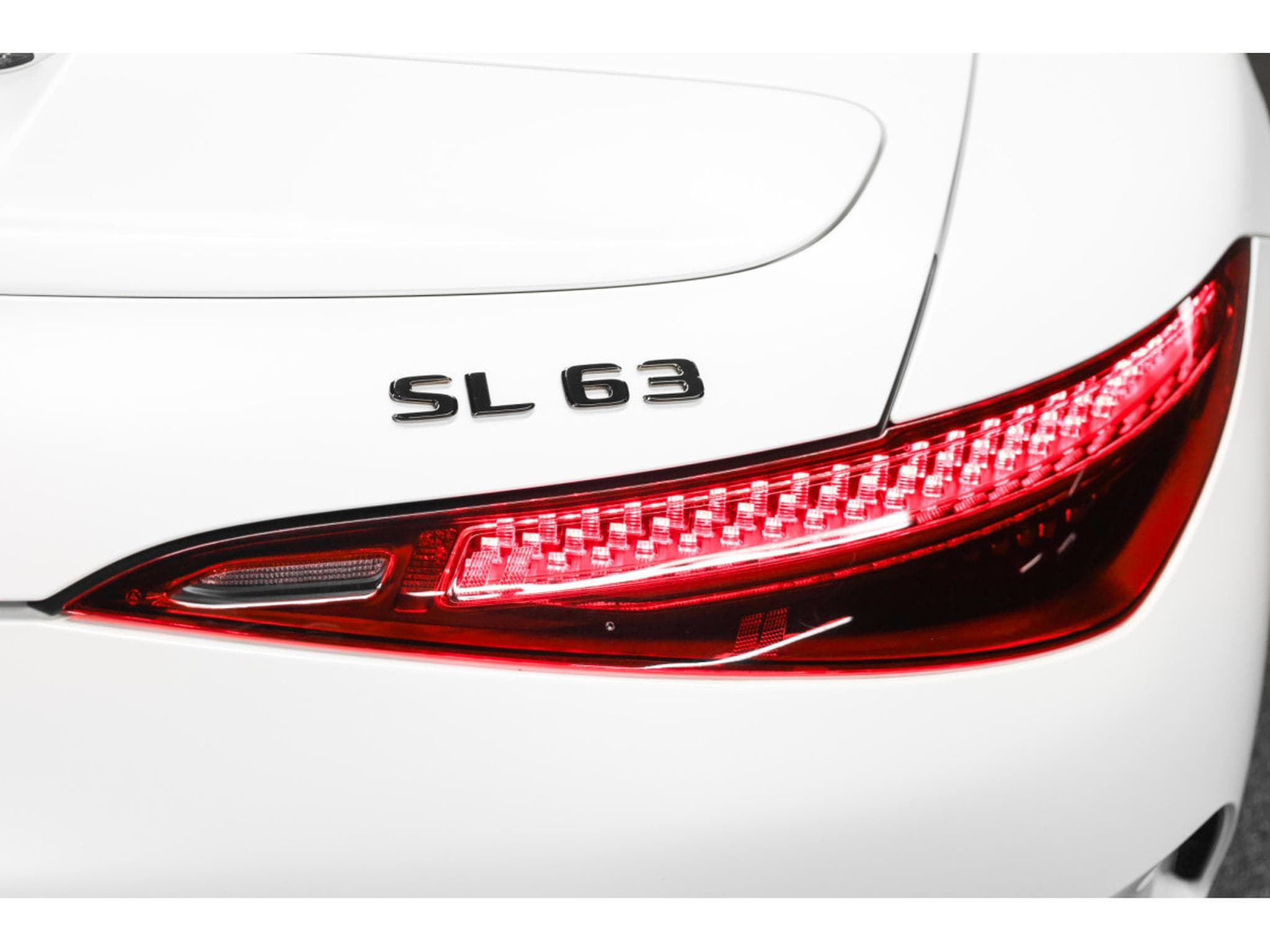 Mercedes SL 63 AMG 4 MATIC + / MANUFAKTUR Opalite White Magno (2022) - Photo 29