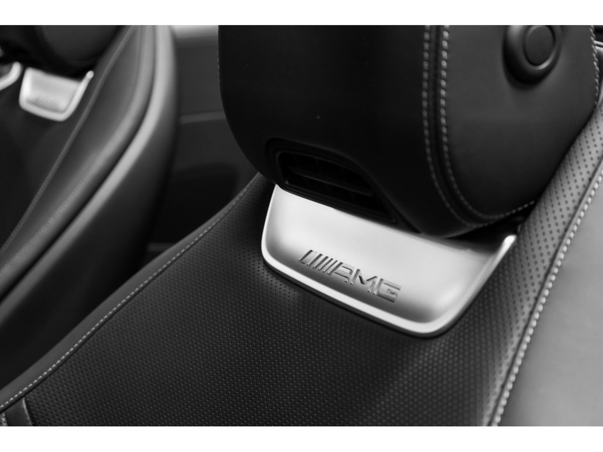 Mercedes SL 63 AMG 4 MATIC + / MANUFAKTUR Opalite White Magno (2022) - Photo 30