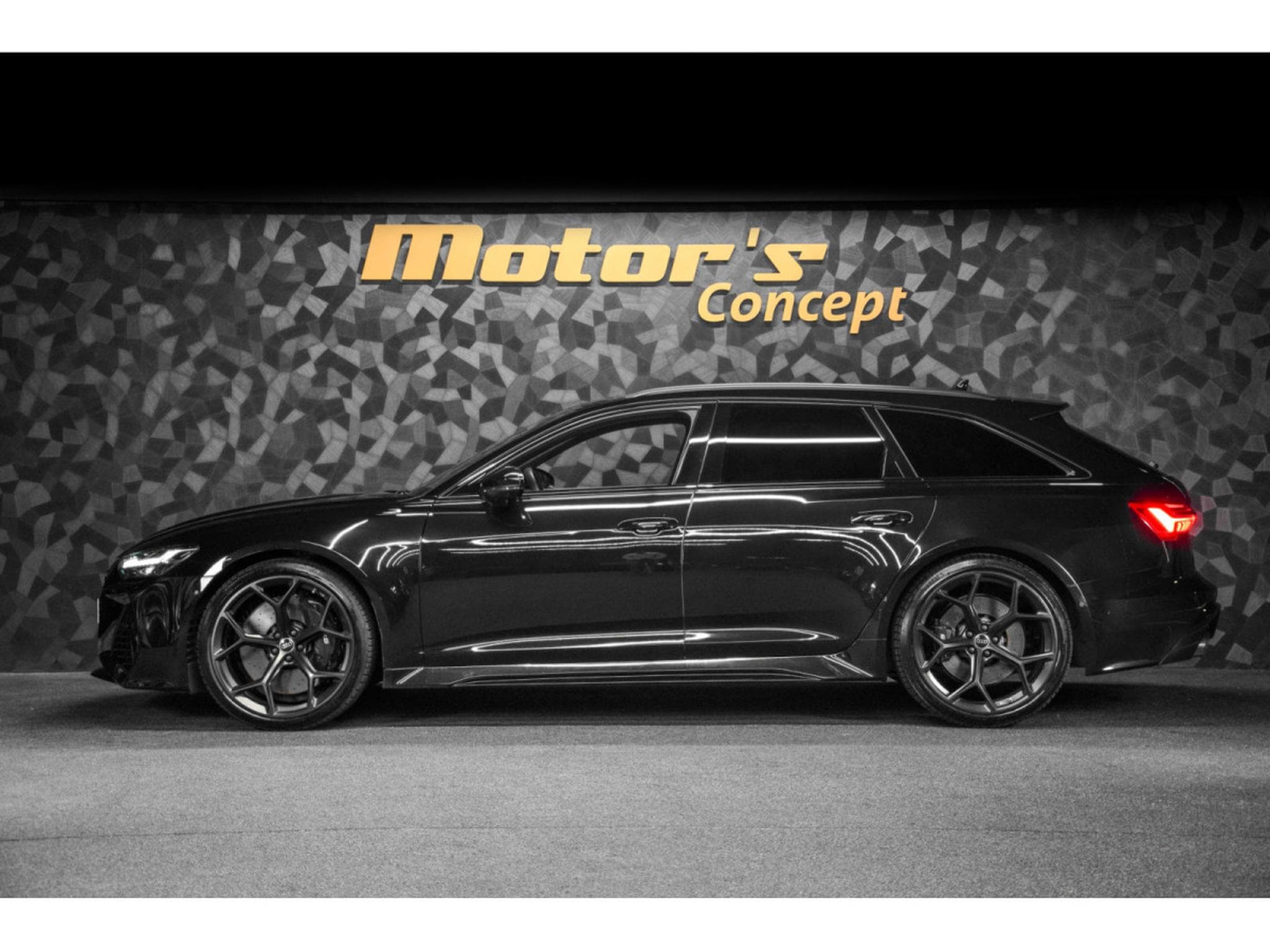 Audi RS6 C8 PERFORMANCE (2023) - Photo 2