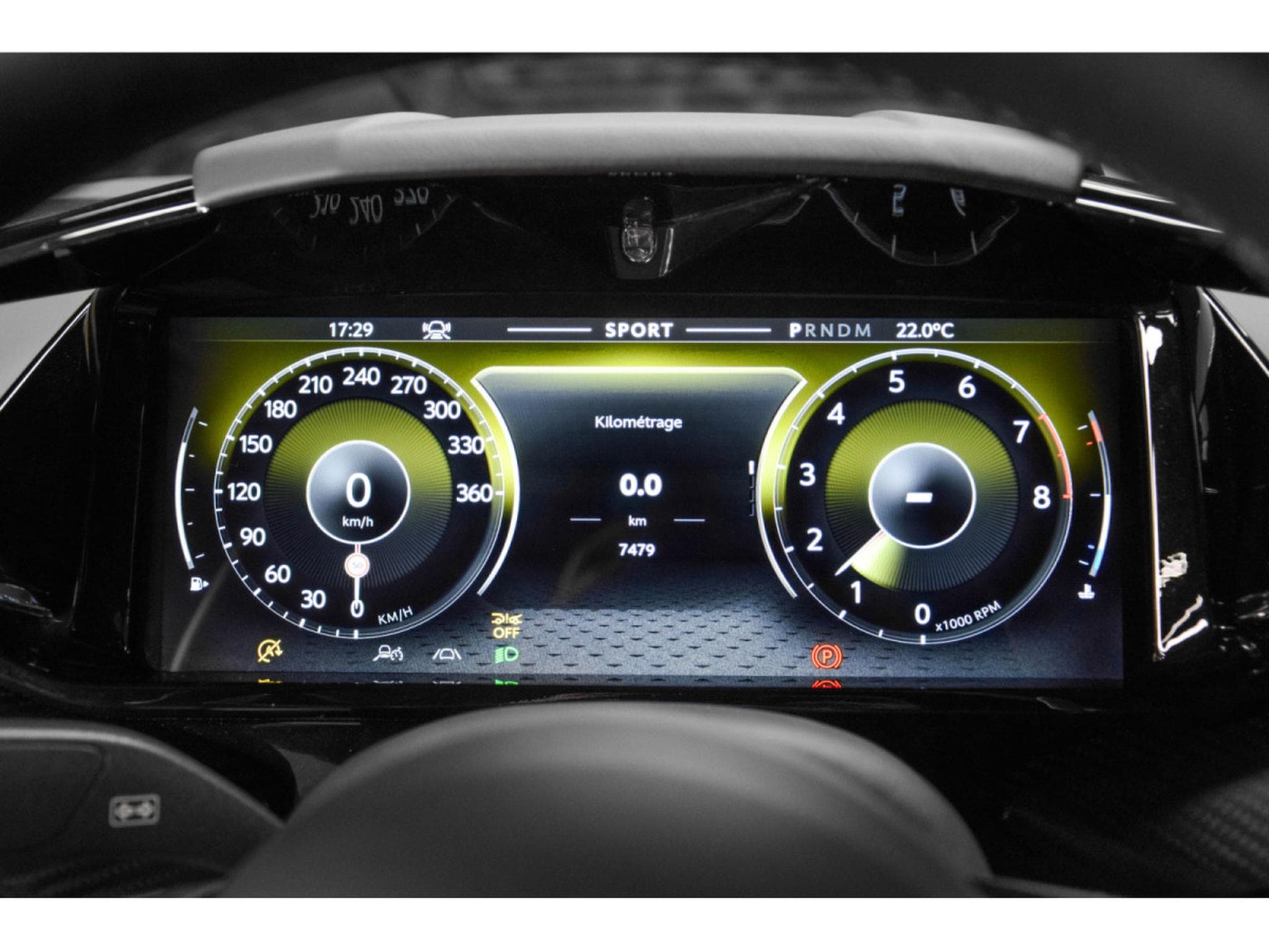 Aston-Martin V8 Vantage V8 Coupé (2025) - Photo 19