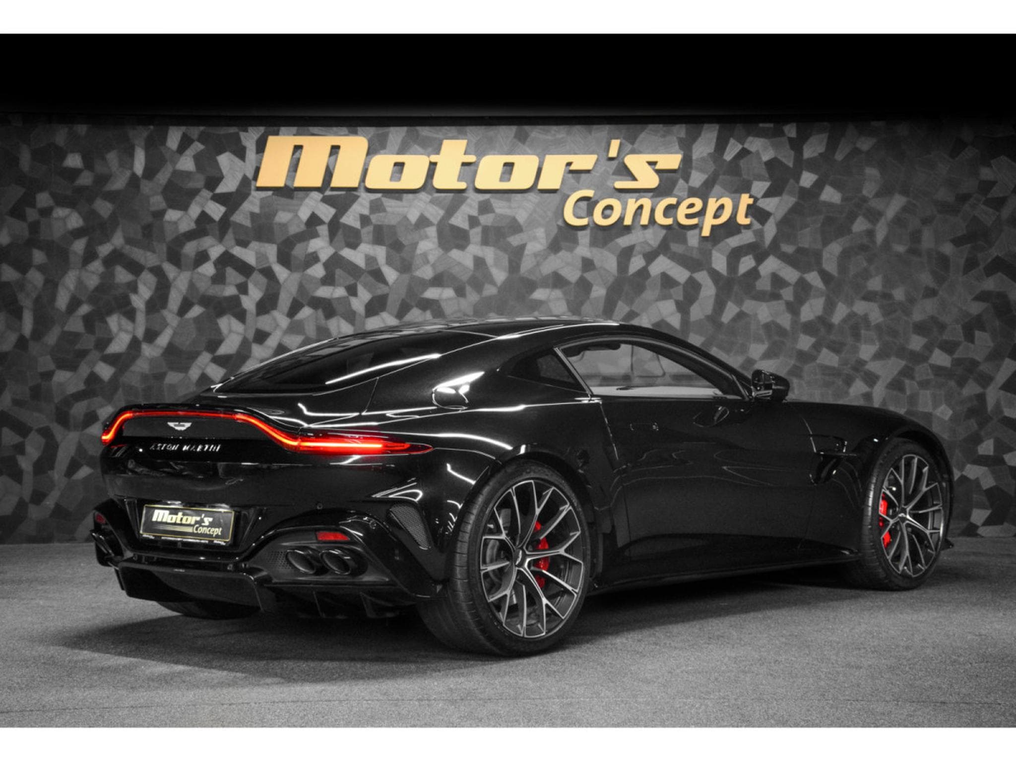 Aston-Martin V8 Vantage V8 Coupé (2025) - Photo 3