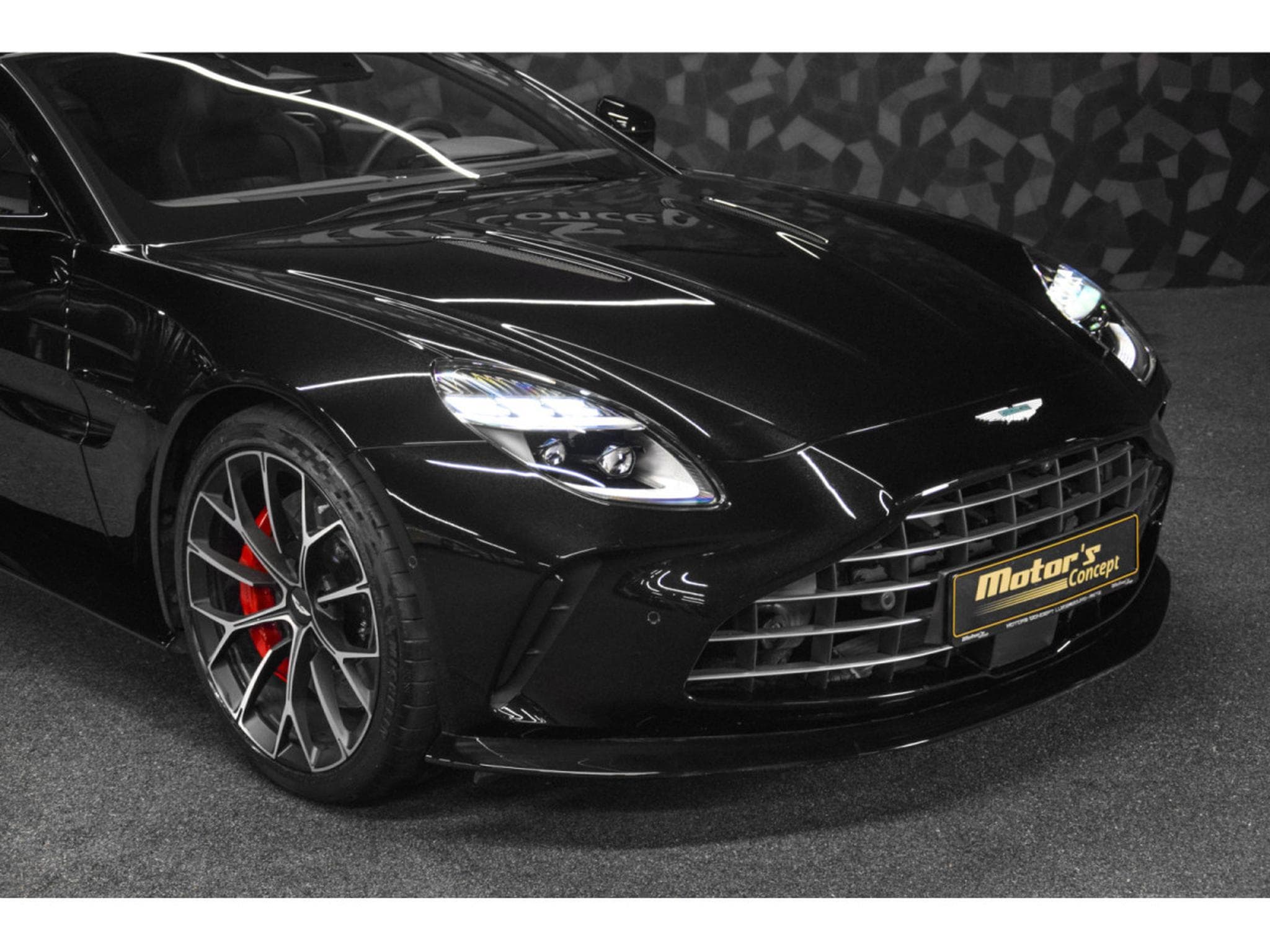 Aston-Martin V8 Vantage V8 Coupé (2025) - Photo 30