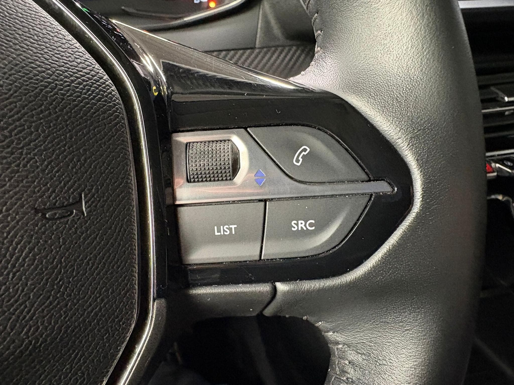 Peugeot 208 Active -  PureTech 75 BVM5 (2021) - Foto 11