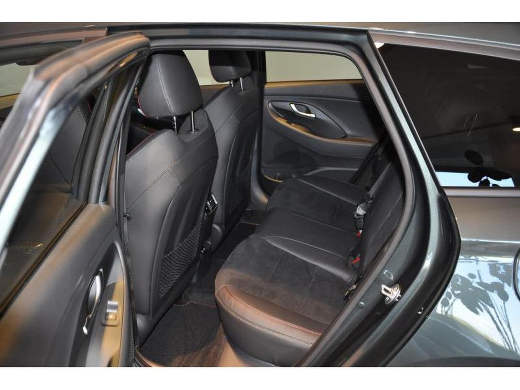 Hyundai i30 WAGON SKY N-LINE SENSATION 150 7AUTO (2026) - Photo 10