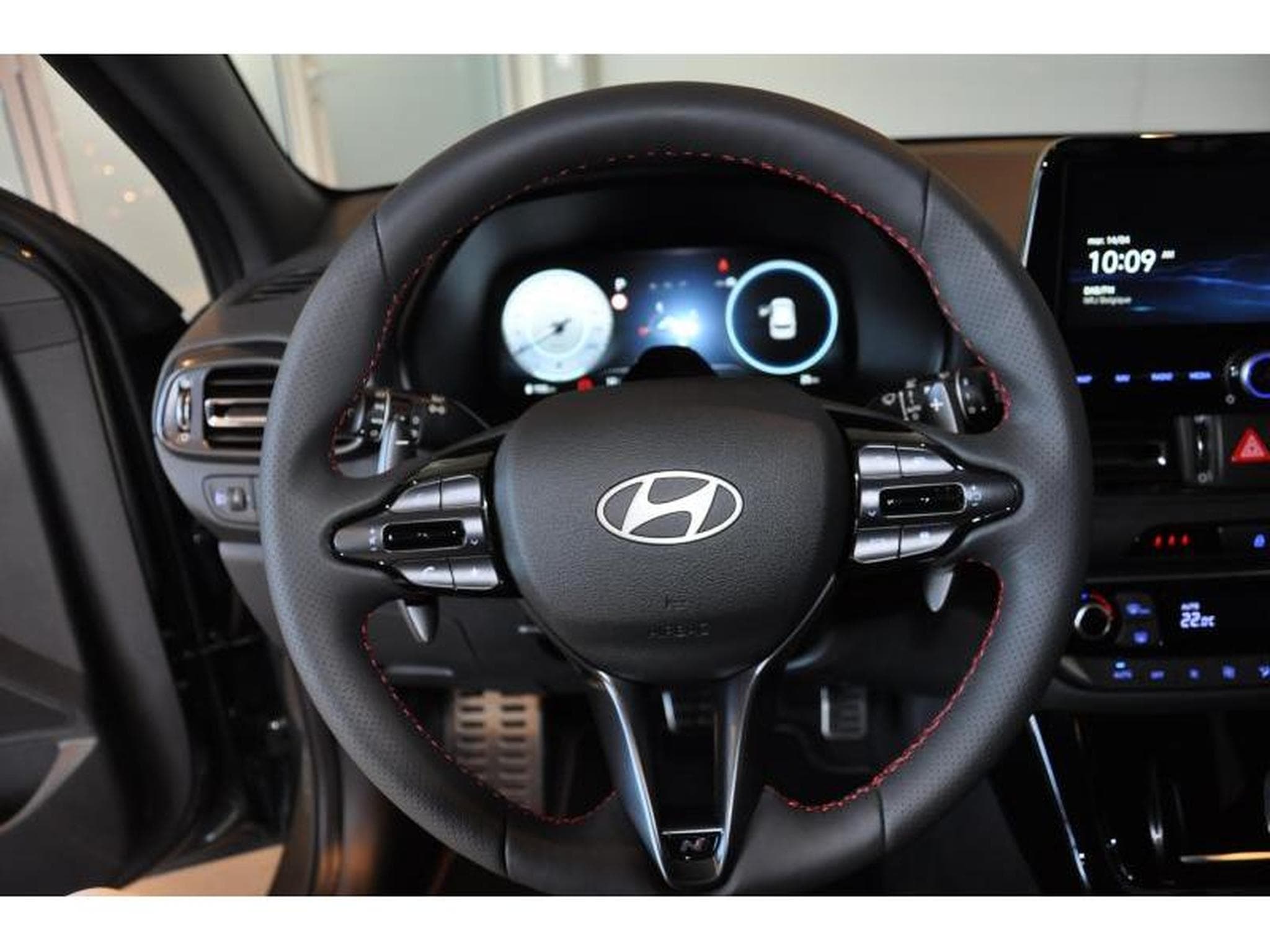 Hyundai i30 WAGON SKY N-LINE SENSATION 150 7AUTO (2026) - Photo 16