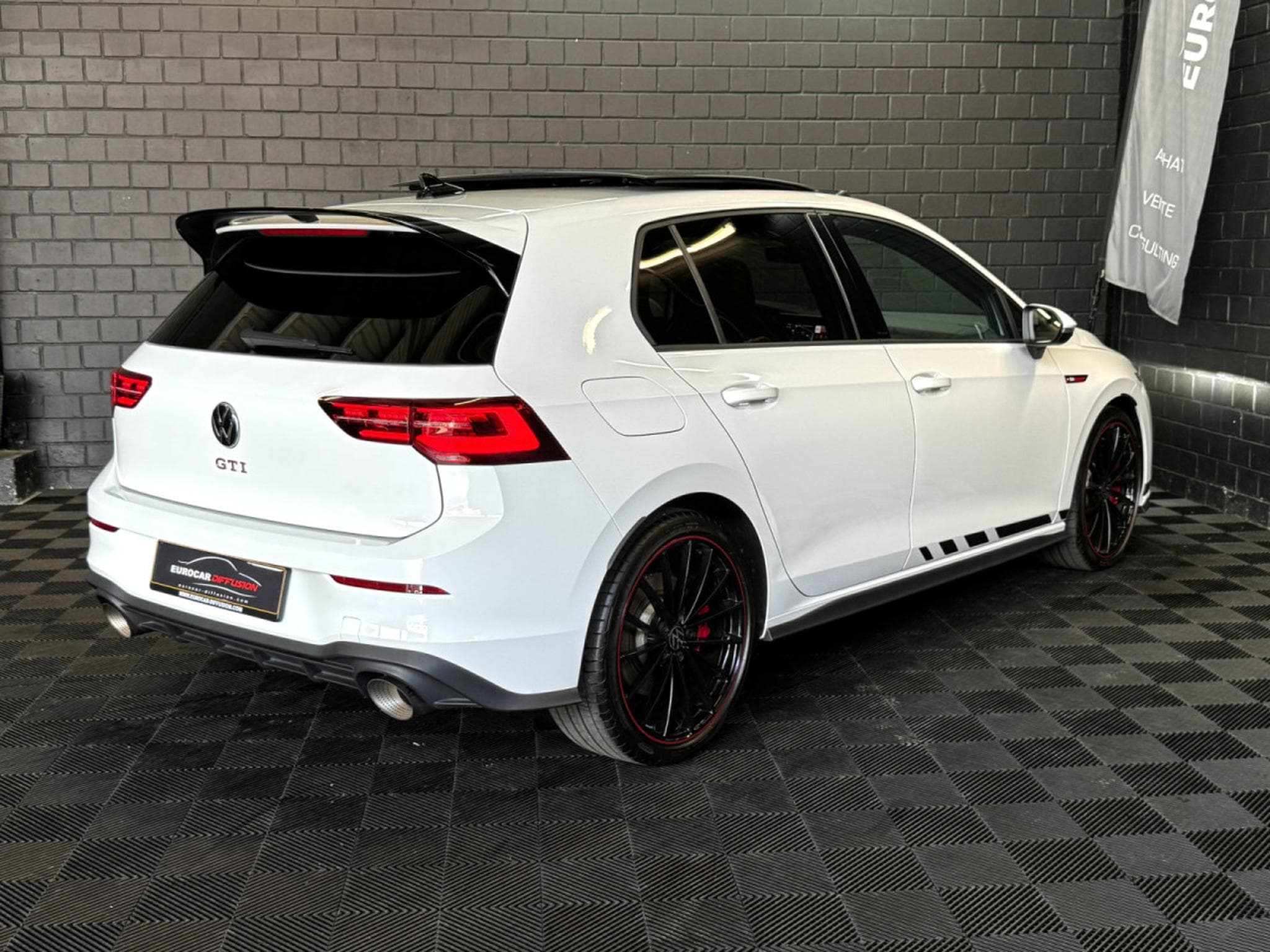 VW Golf GTI Clubsport 2.0 TSI 300 CV DSG7 *PACK PERF* AKRA* MATRIX * (2024) - Foto 4