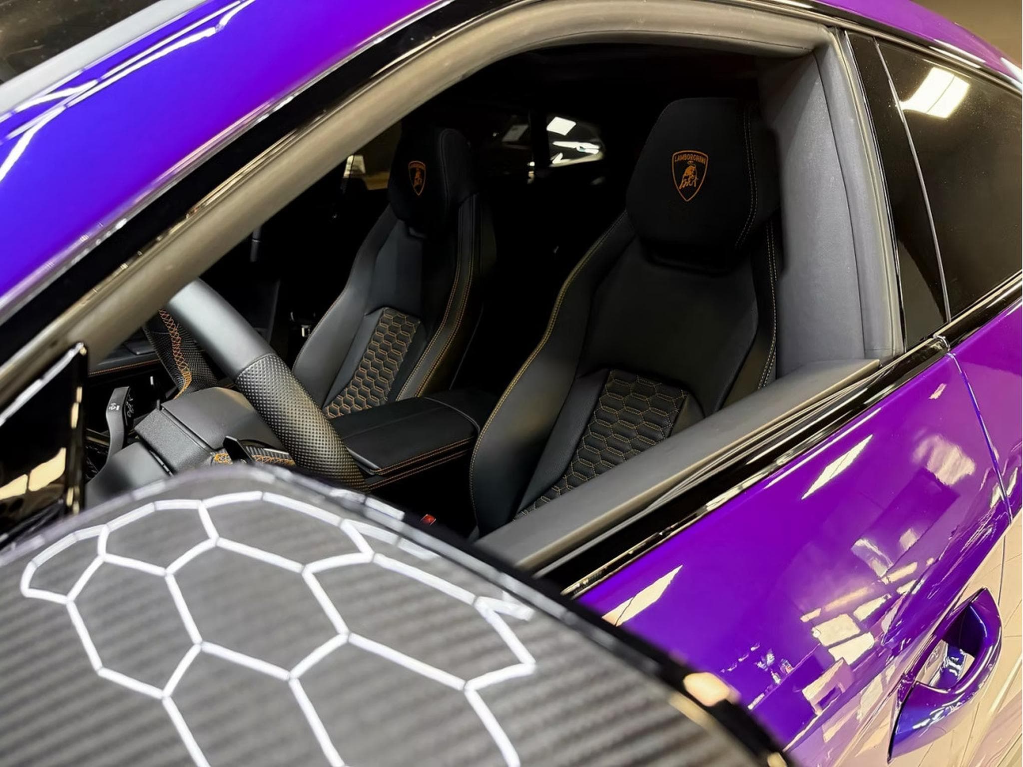 Lamborghini Urus FULL PPF / B&O 3D / FULL CARBON / WARRANTY 2027 / 23" (2022) - Photo 11