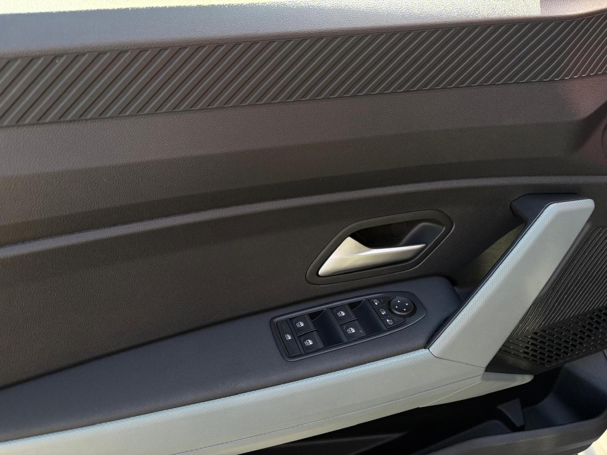 Dacia Duster 1.6 HYBRID 140CV EXTREME (2024) - Photo 13