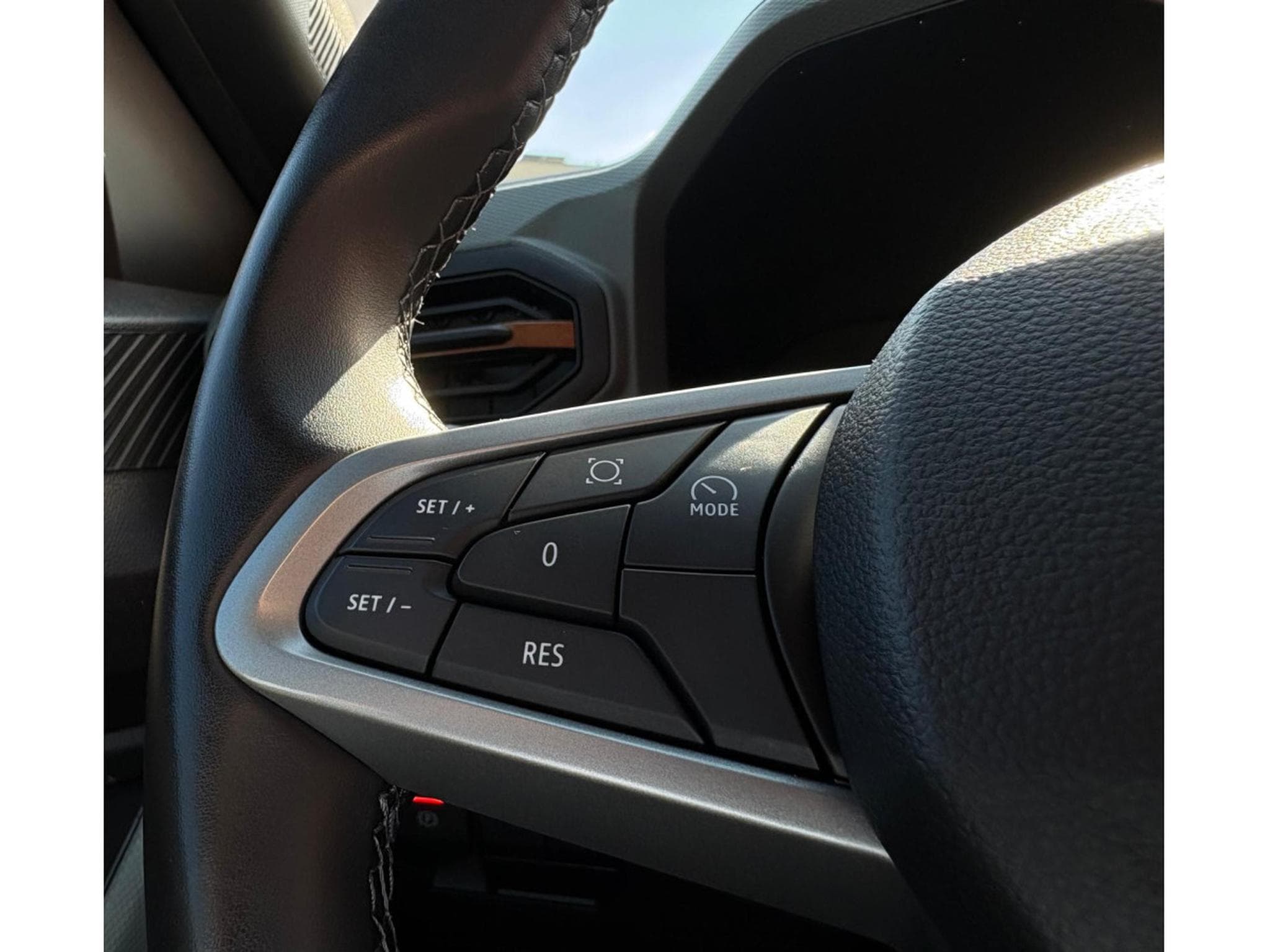 Dacia Duster 1.6 HYBRID 140CV EXTREME (2024) - Photo 20